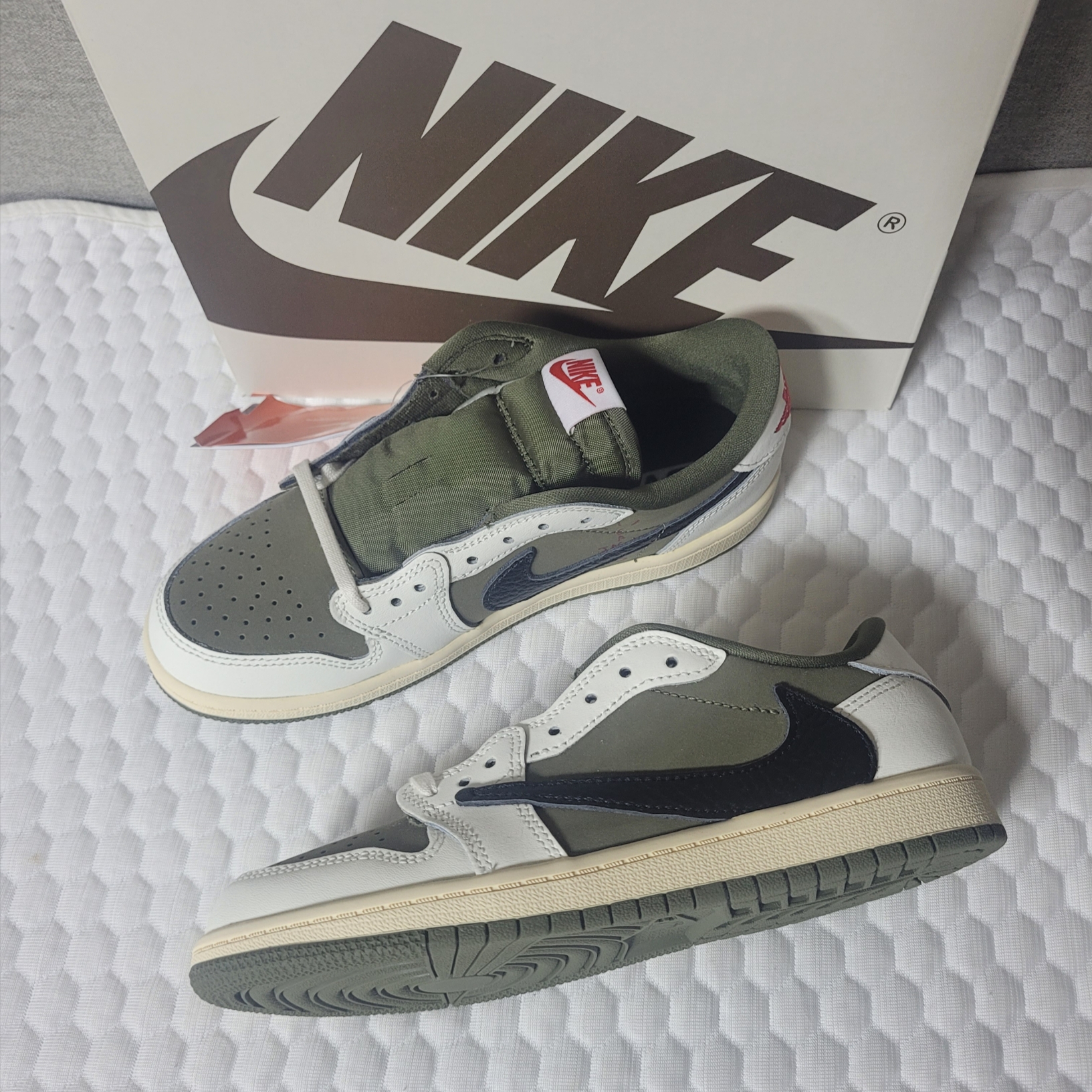 (PS) Jordan 1 x Travis Scott Retro Low OG SP Reverse Olive 착용 스타일
