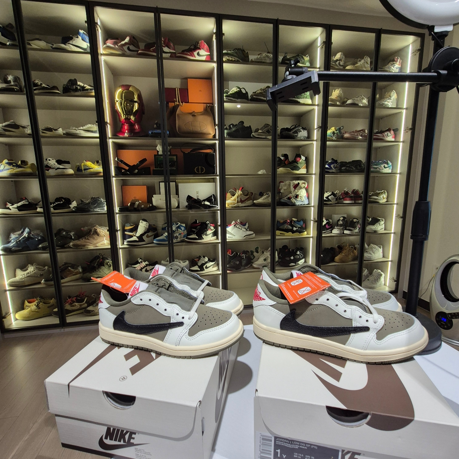 (PS) Jordan 1 x Travis Scott Retro Low OG SP Reverse Olive, (W) Jordan 1 x Travis Scott Retro Low OG SP Canary 착용 스타일 - 3