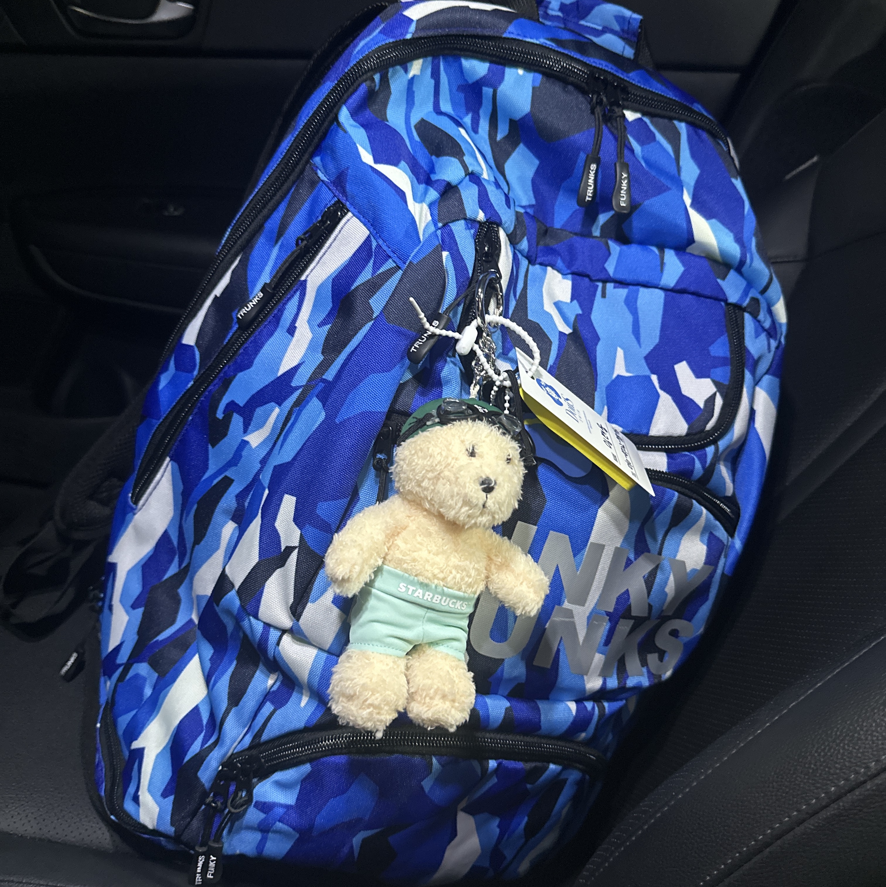 Starbucks Swimming Bearista Keychain 착용 스타일