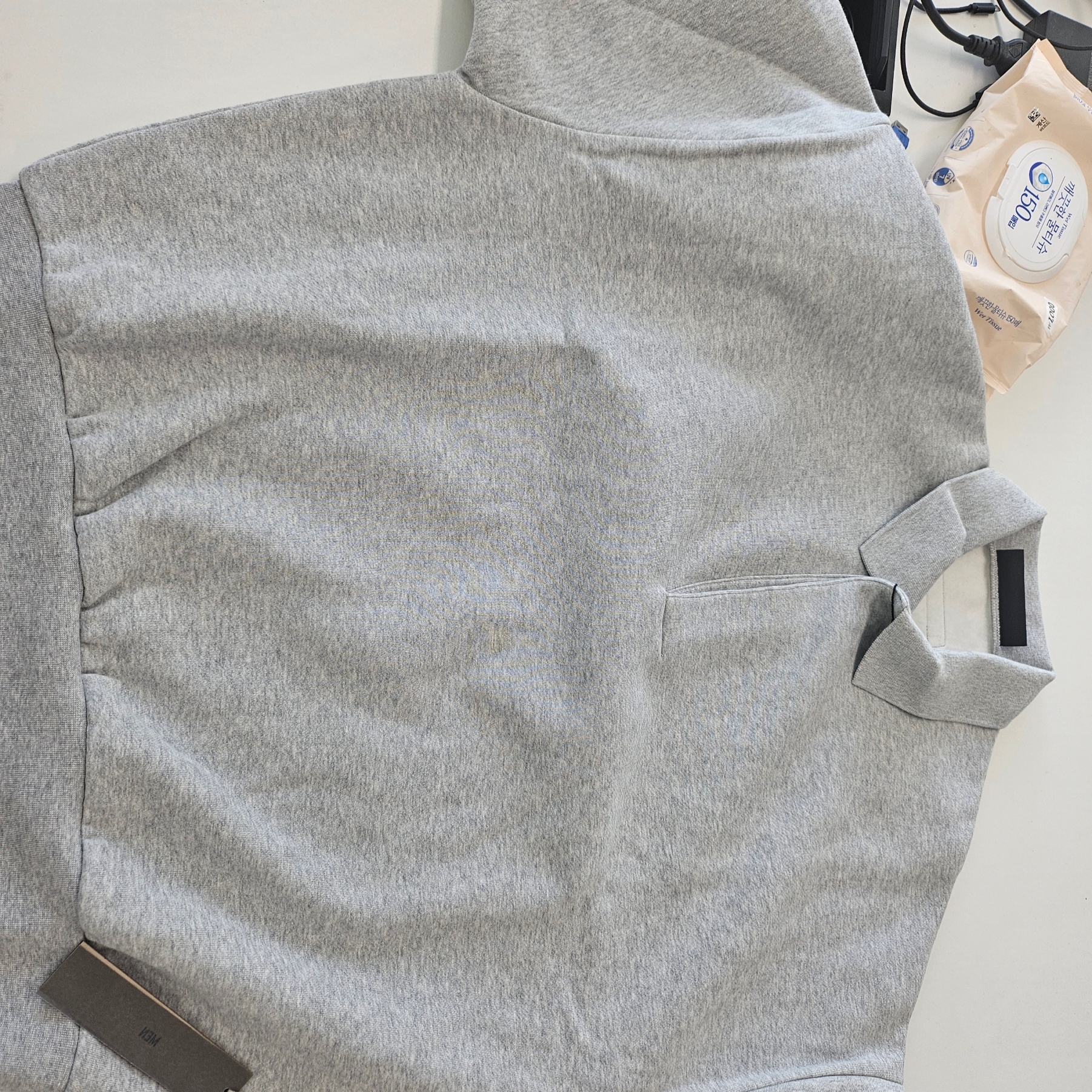 Essentials Long Sleeve Polo Light Heather Grey - 24SS 착용 스타일