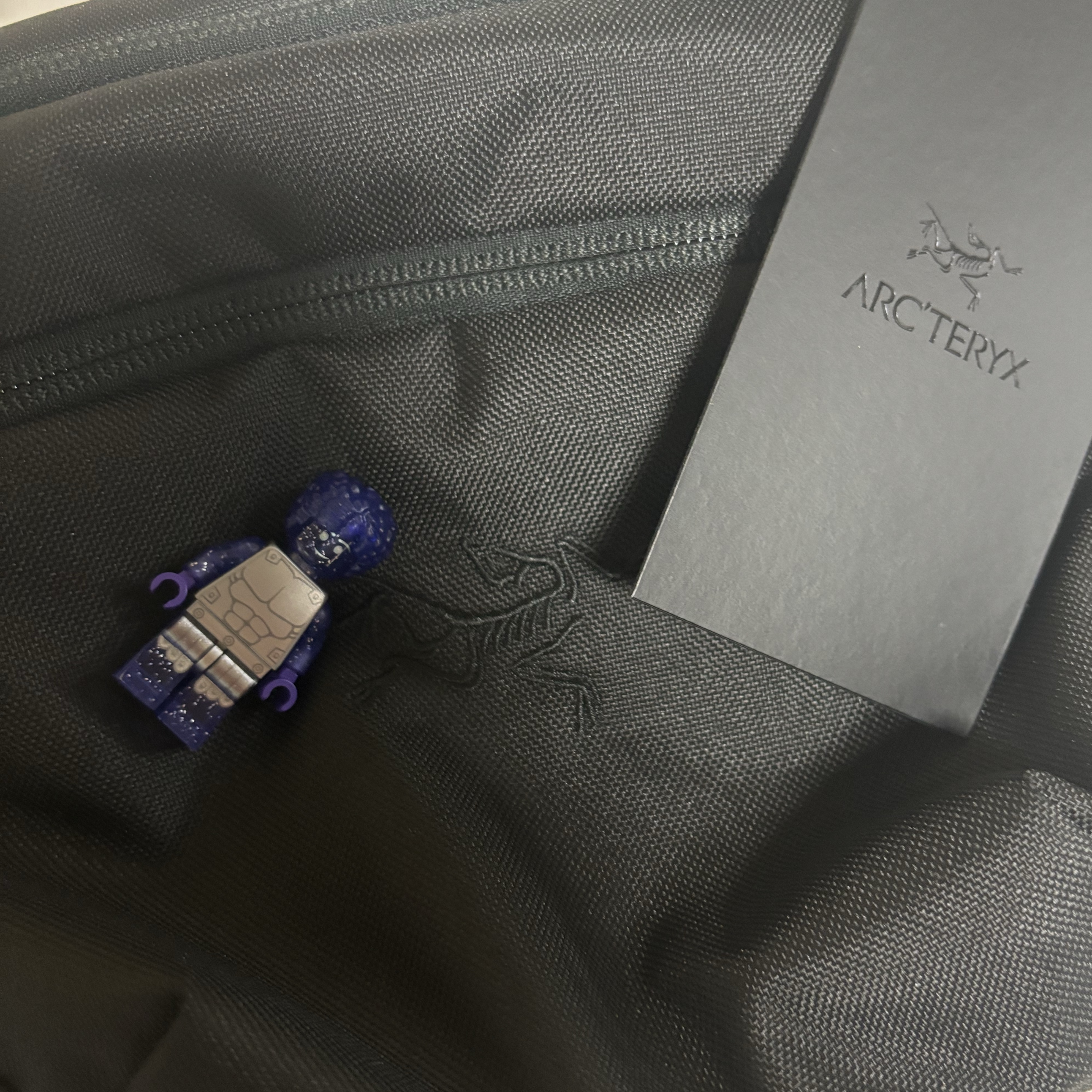 Arc'teryx Mantis 2 Waistpack Black II 착용 스타일