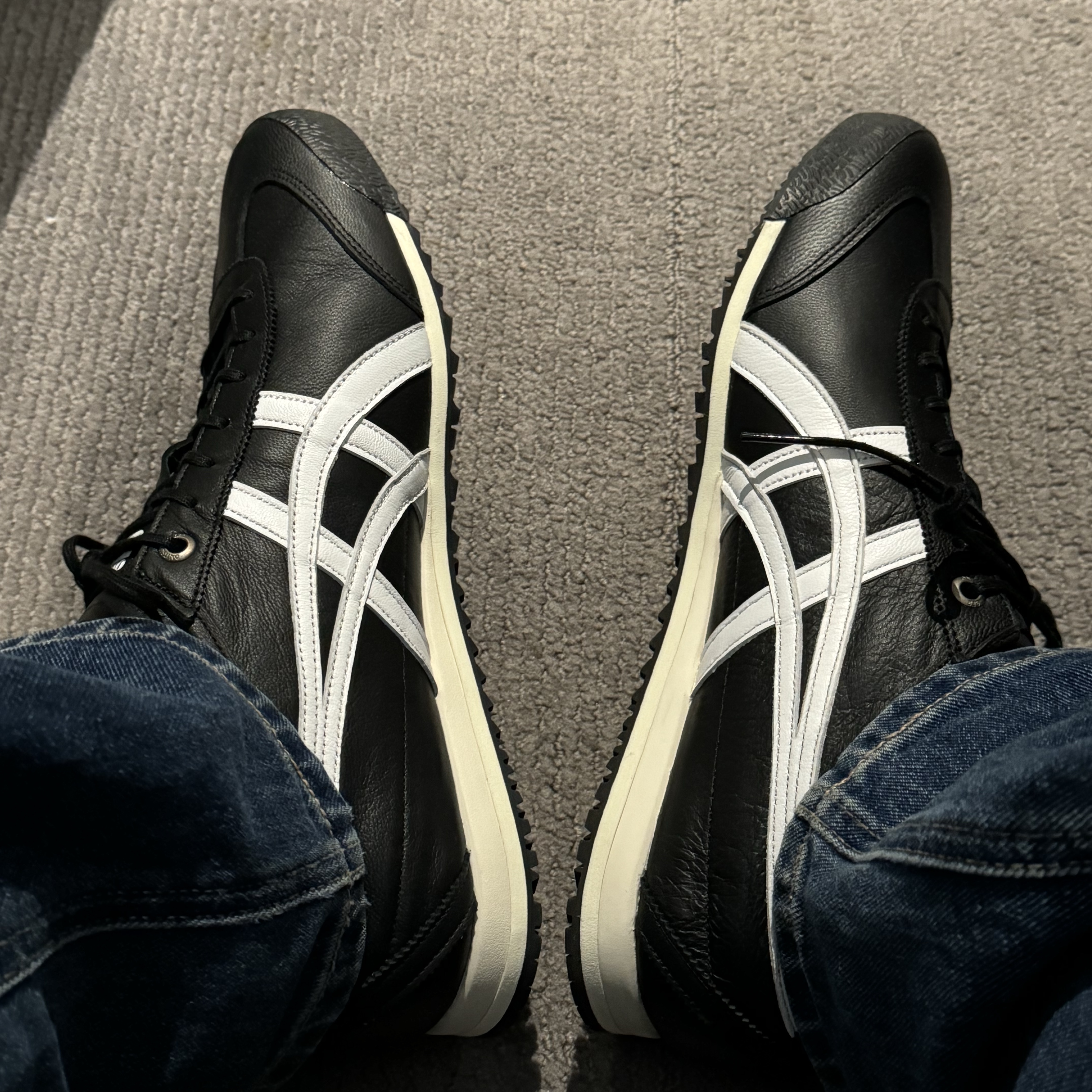 Onitsuka Tiger Mexico 66 SD Black White 착용 스타일