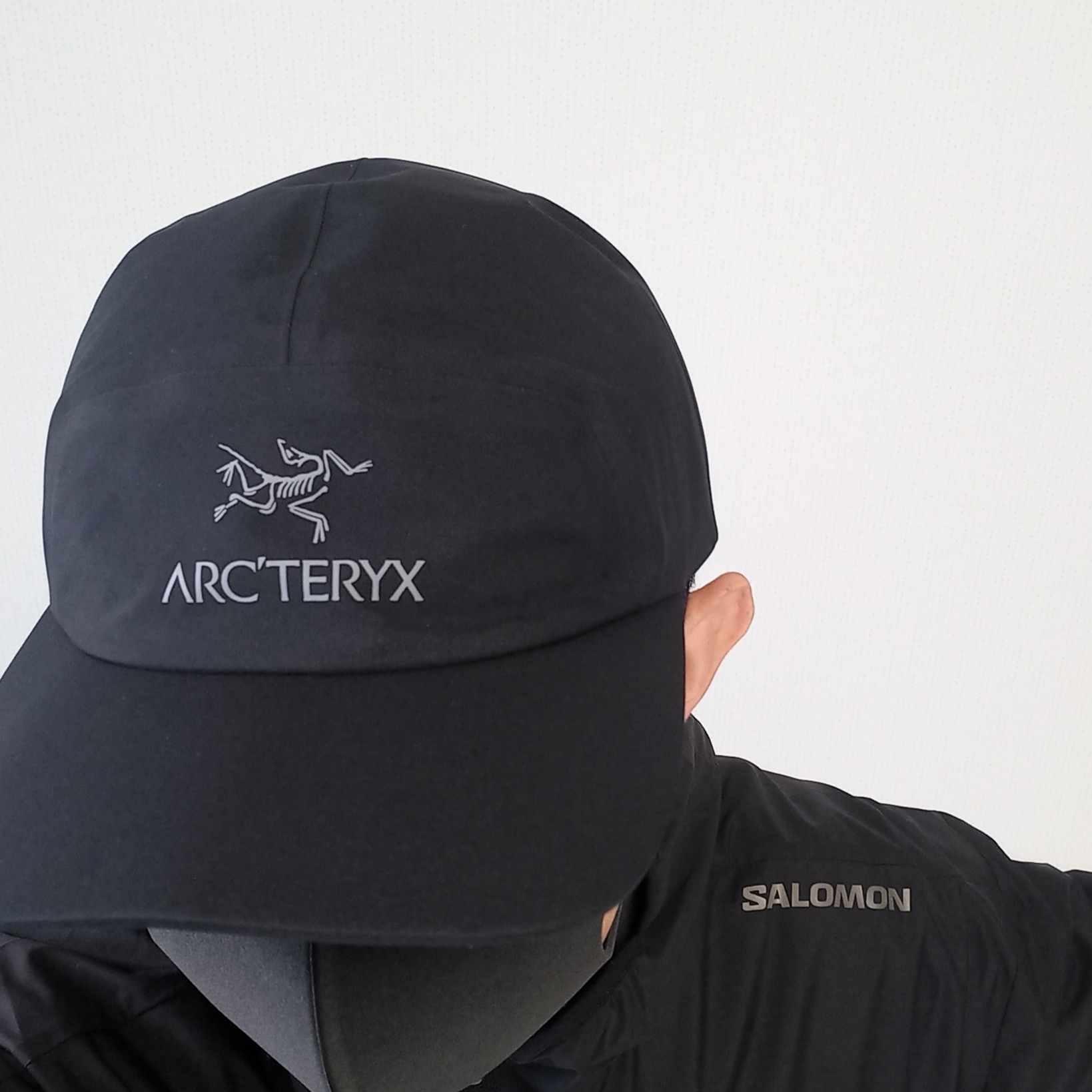 Arc'teryx Gore 5 Panel Cap Black, Arc'teryx Squamish Hoody Black 착용 스타일 - 2