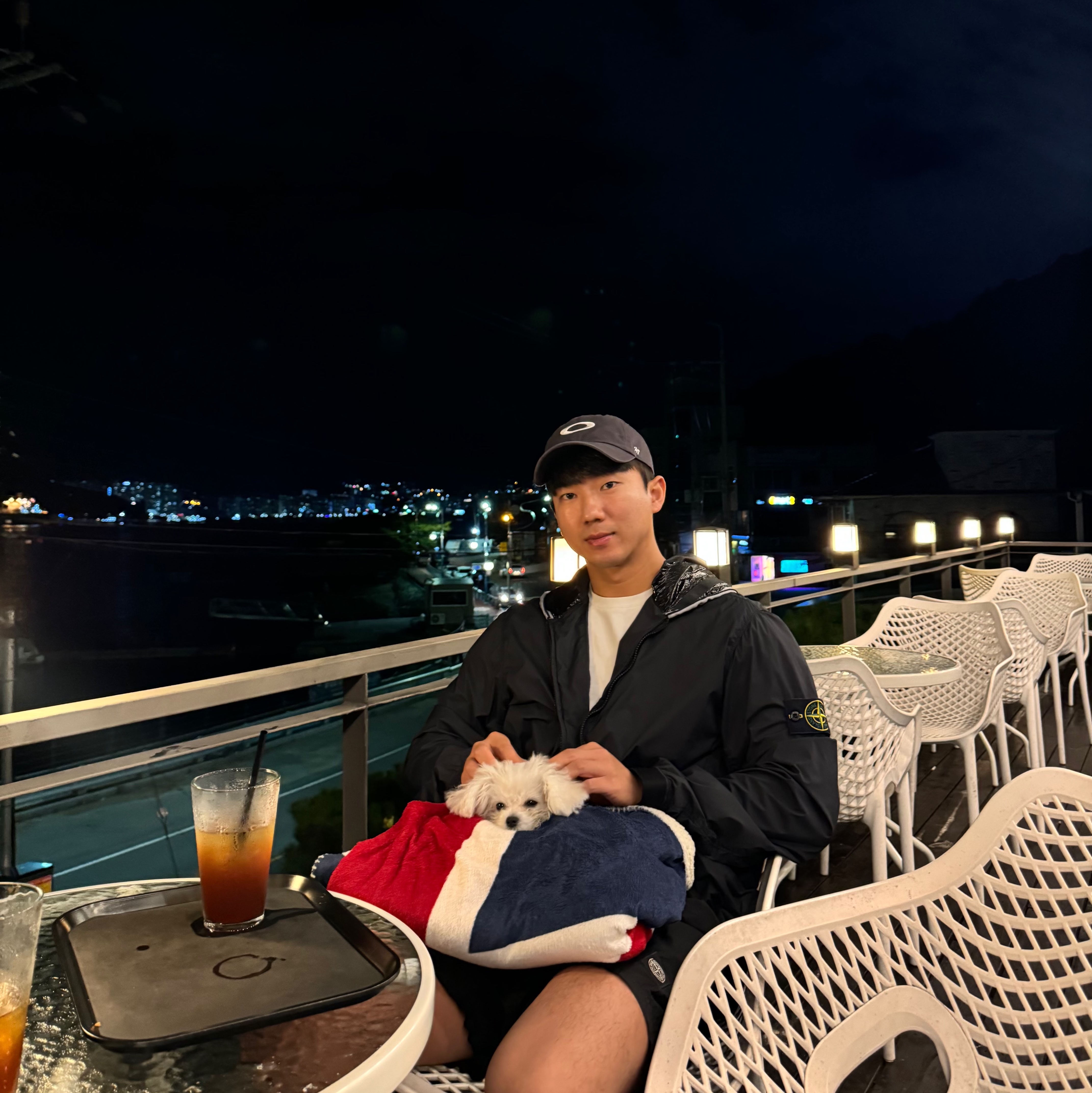 Oakley Remix Dad Hat Blackout 착용 스타일