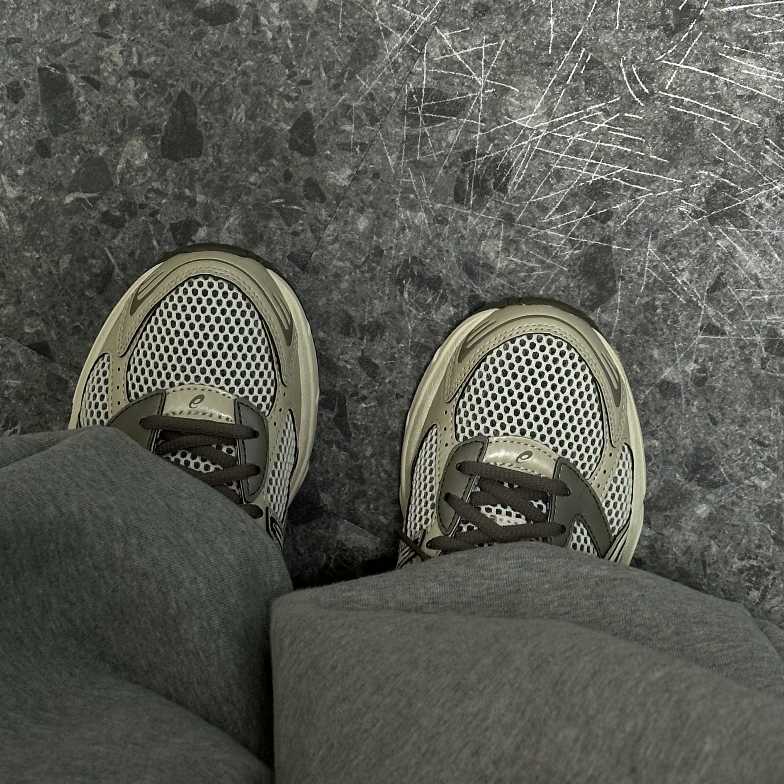 Asics Gel-1130 Birch Dark Taupe - Korea Exclusive 착용 스타일