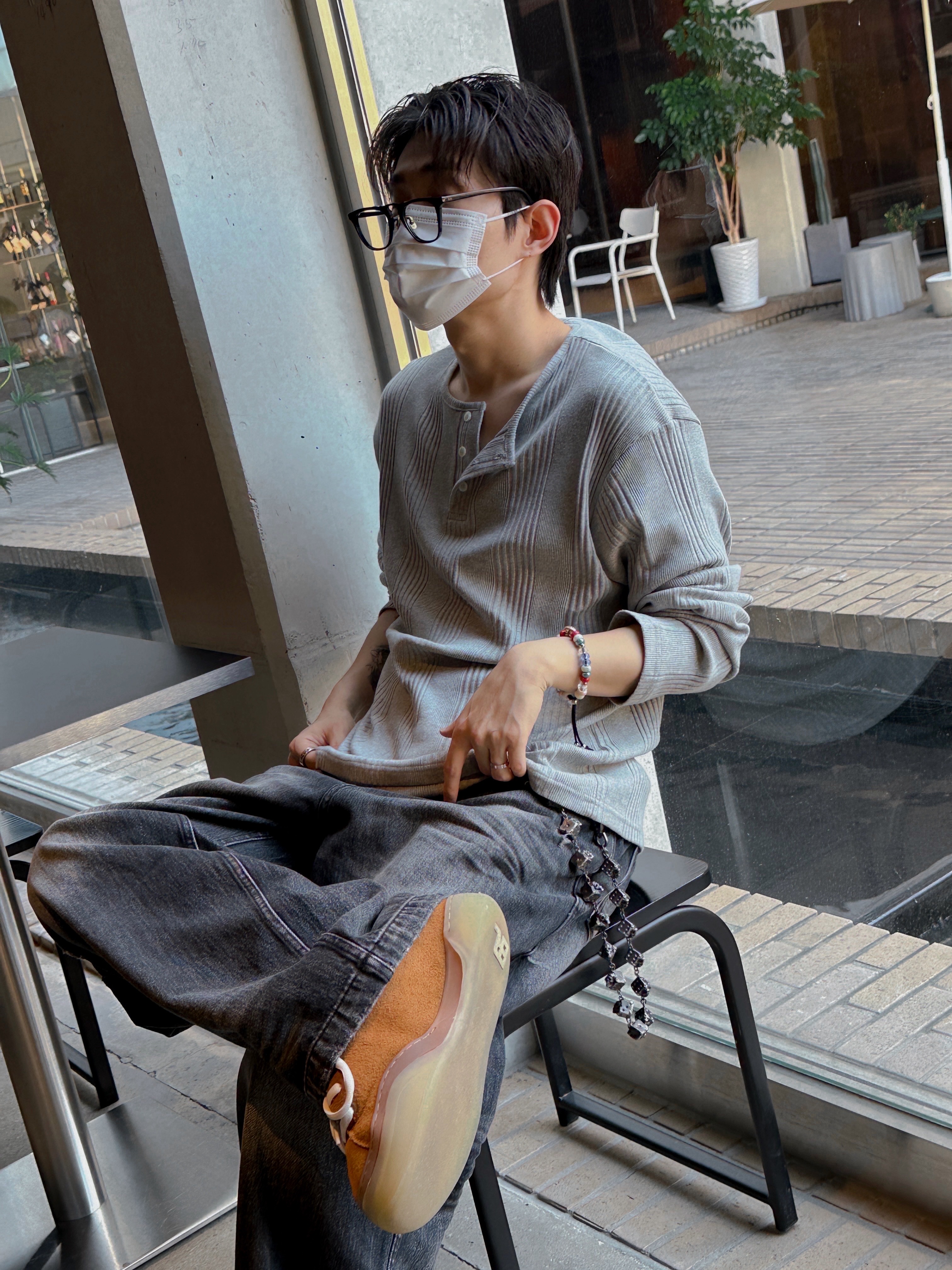 Nonnod Double Pocket Japanese Denim Washed Black, Nonnod Cropped Flexible String Check Shirt Brown 착용 스타일 - 6