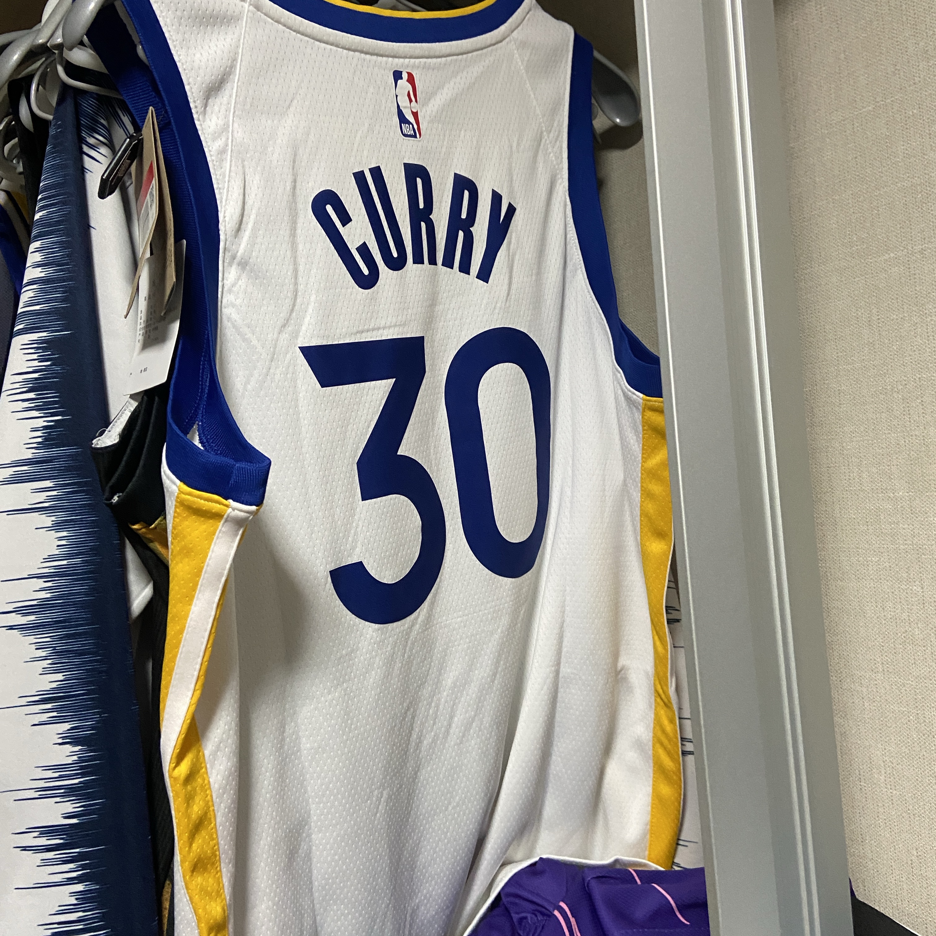 Nike Stephen Curry Golden State Warriors Association Edition 2022/23 NBA Swingman Jersey White 착용 스타일