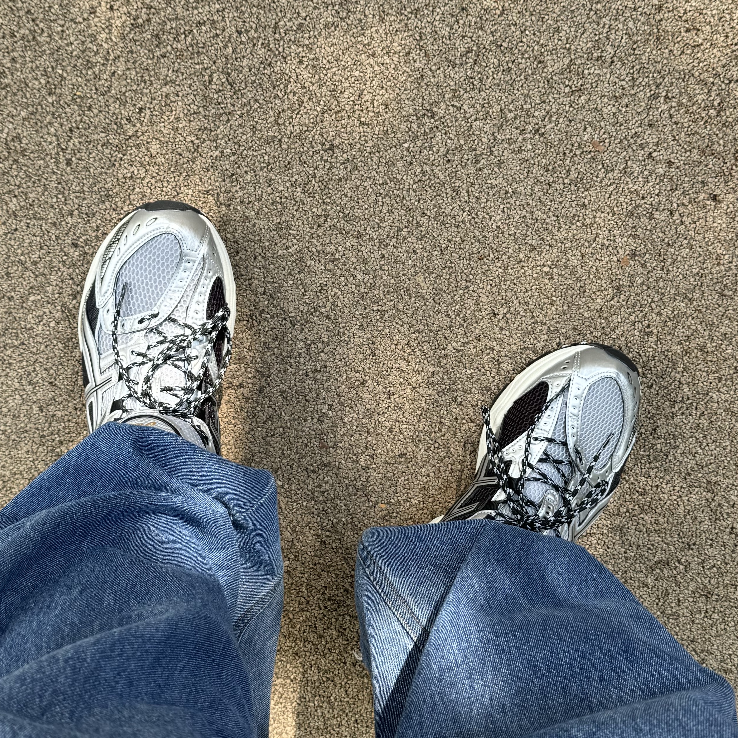 Asics Gel-Nimbus 10.1 Piedmont Grey Pure Silver 착용 스타일