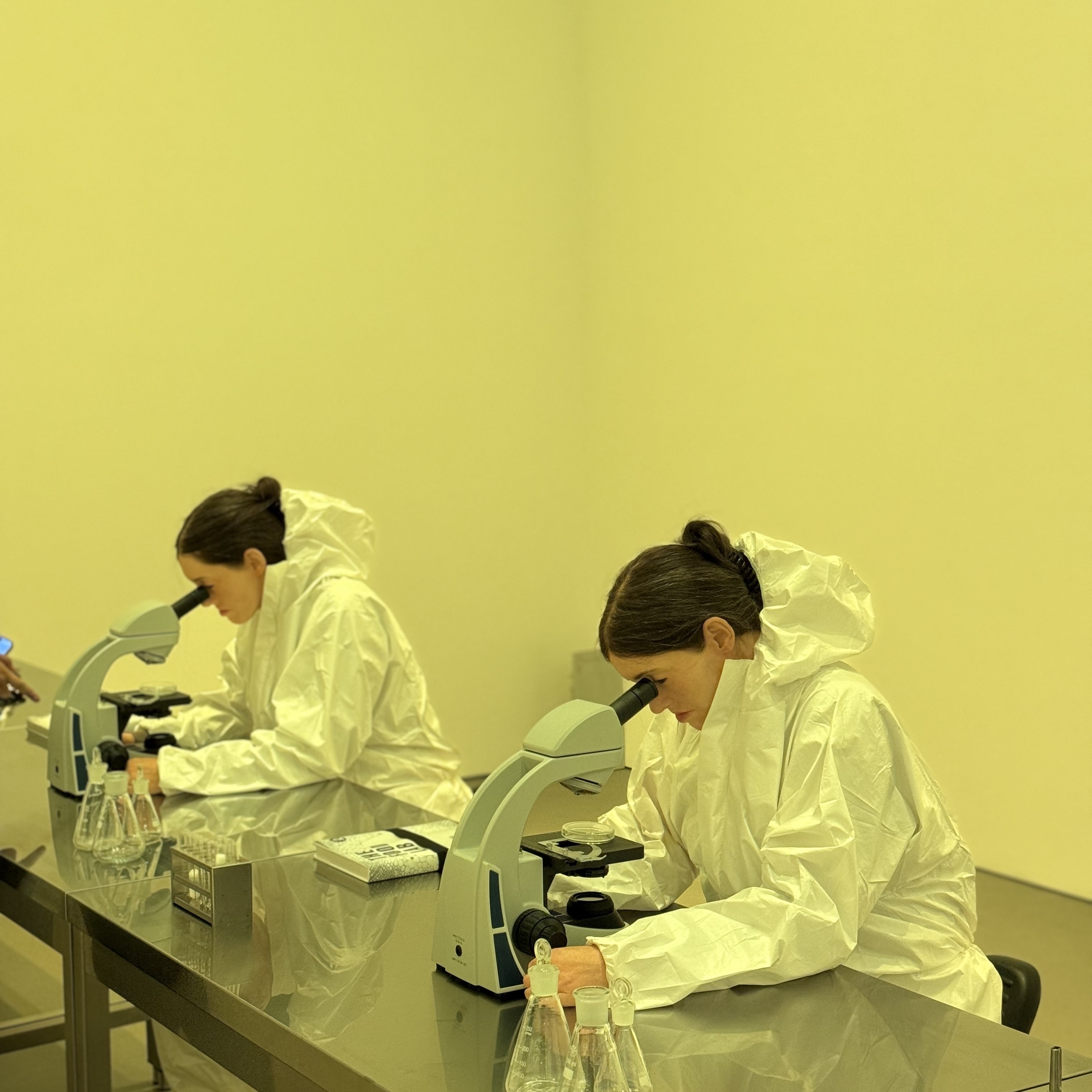 Maison Mihara Yasuhiro Peterson23 OG Sole Canvas Low-top Sneakers Black 착용 스타일 - 5