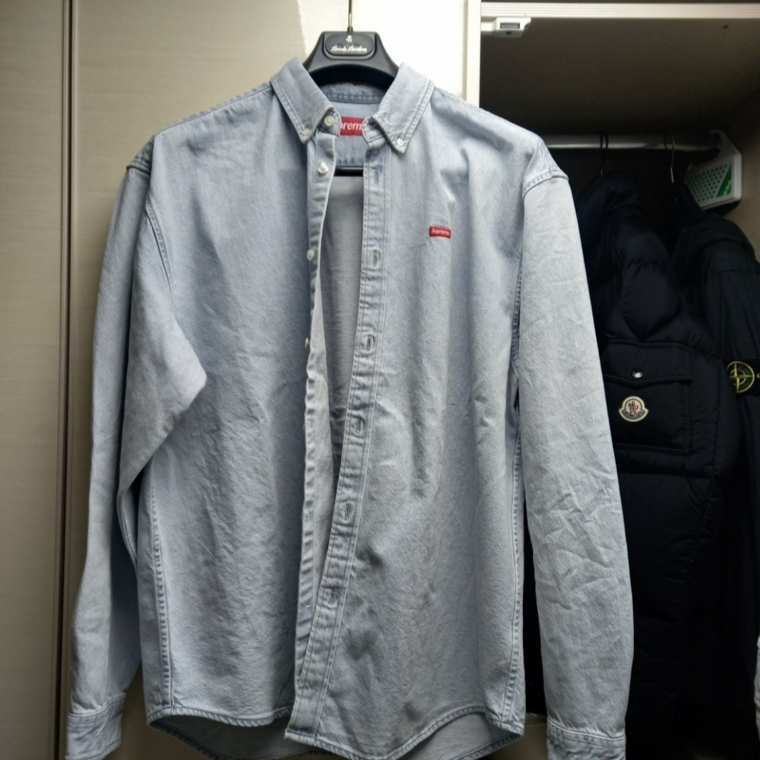 Supreme Small Box Shirt Washed Blue - 24SS, Moncler Vezere Short Down Jacket Black - 23FW 착용 스타일 - 1