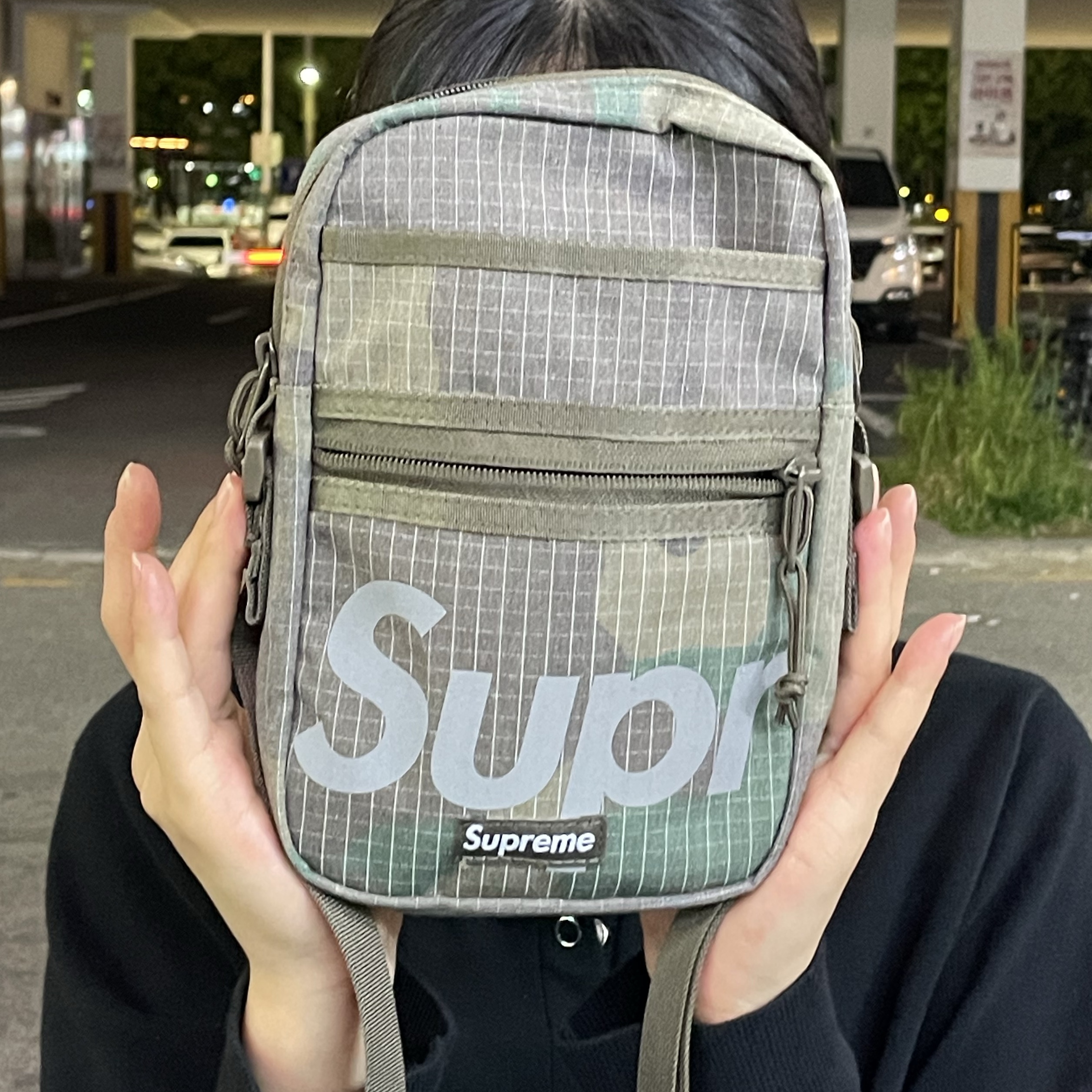 Supreme Shoulder Bag Woodland Camo - 24SS 착용 스타일