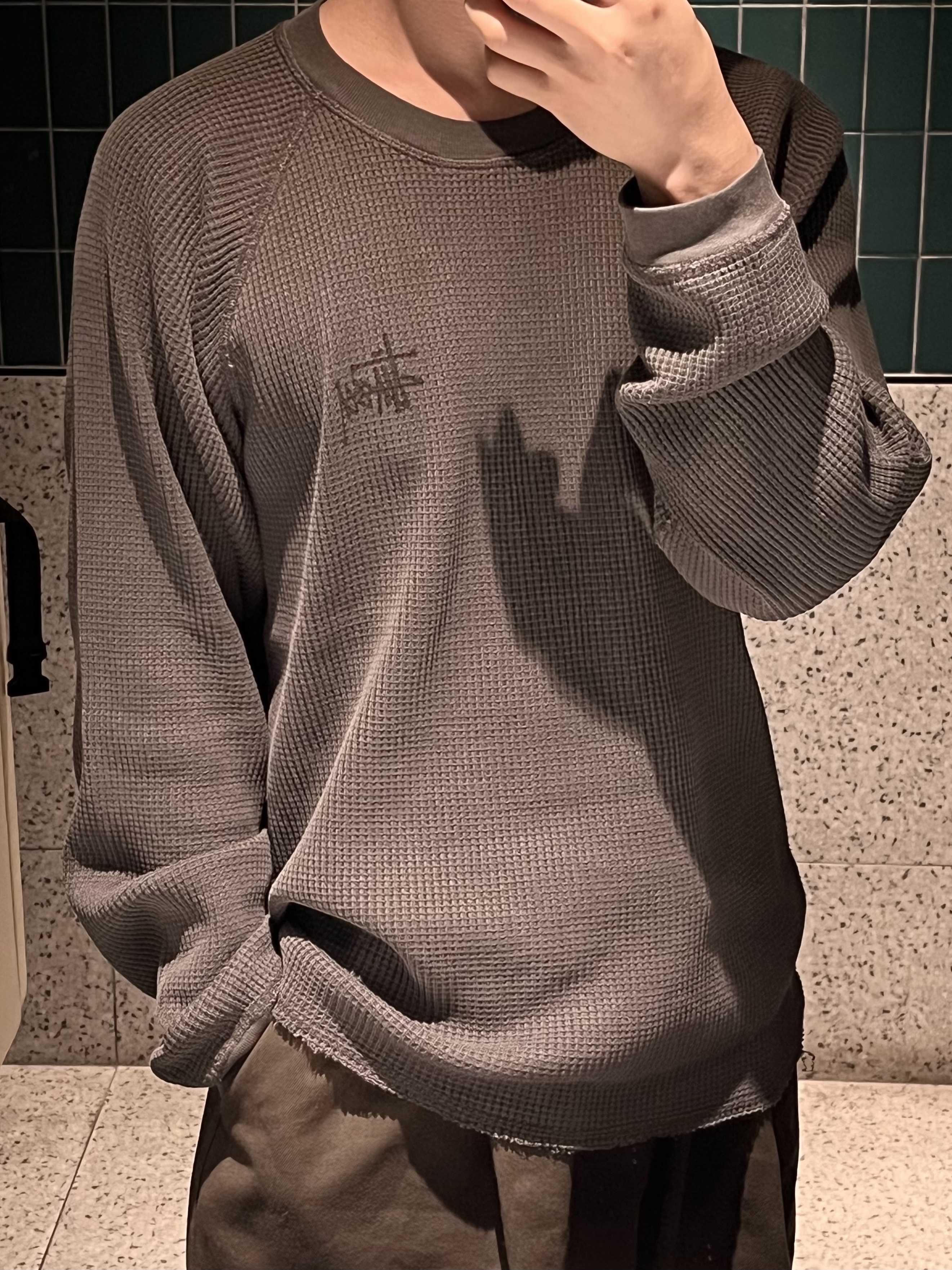 Stussy Raglan Thermal LS Crew Washed Black 착용 스타일 - 1