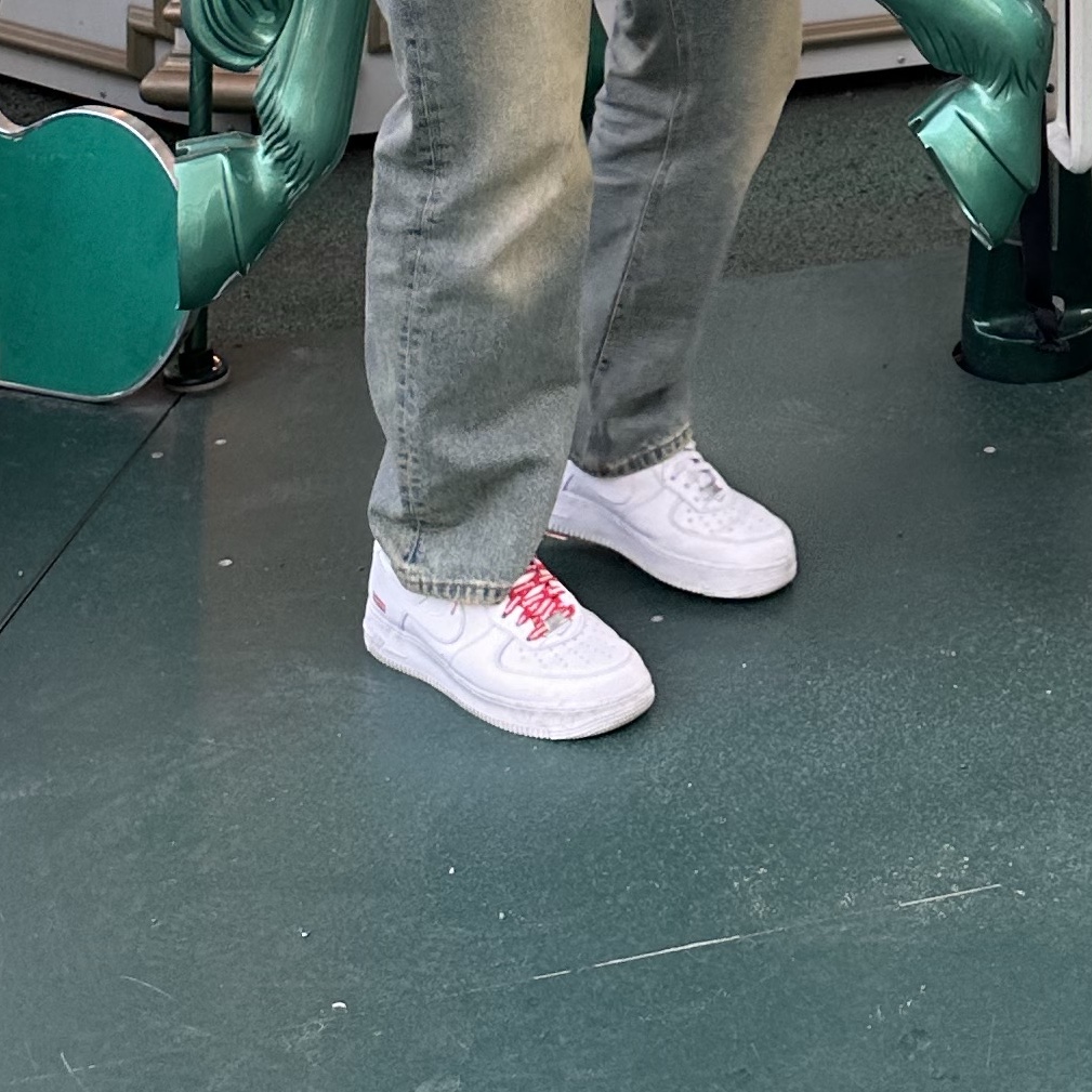 Nike x Supreme Air Force 1 Low White 착용 스타일