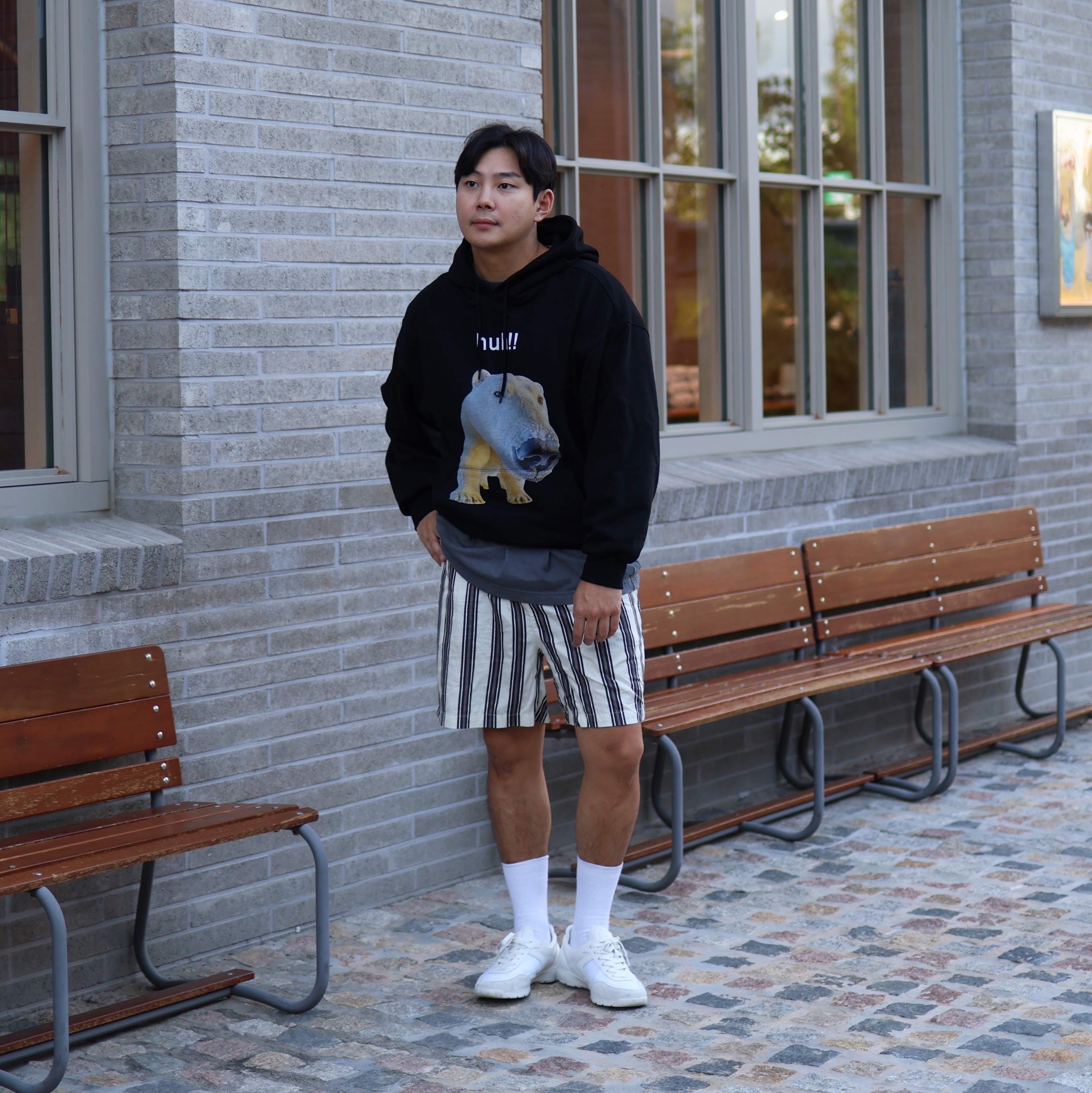 [KREAM 단독] Suade Huh Hoodie Pigment Black 착용 스타일