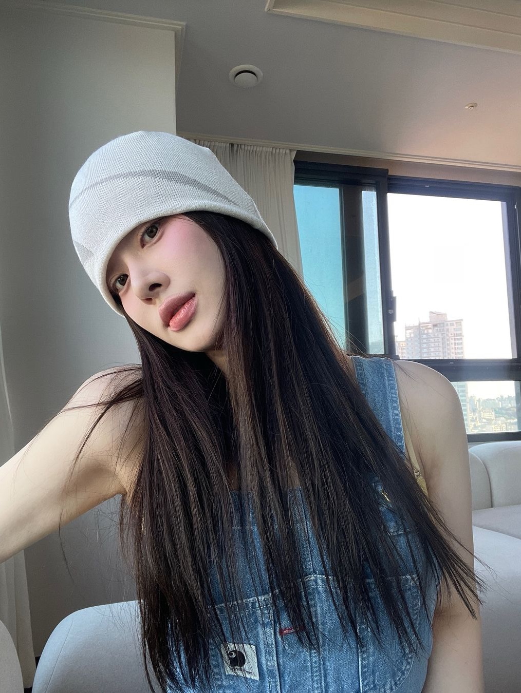 BLR Curved Logo Beanie Black, BLR Curved Logo Beanie Ivory 착용 스타일