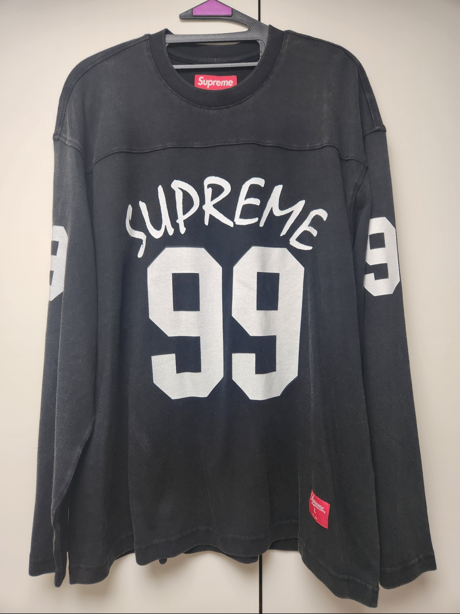 Supreme 99 LS Football Top Black - 24SS 착용 스타일