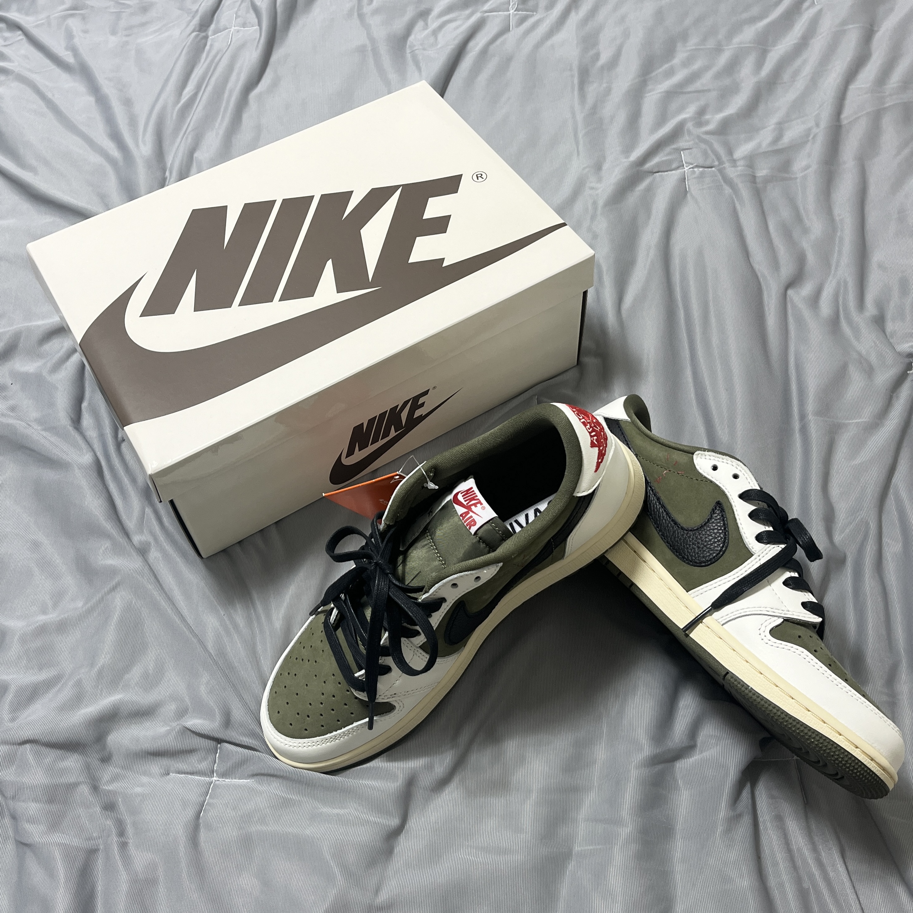 Jordan 1 x Travis Scott Retro Low OG SP Reverse Olive 착용 스타일