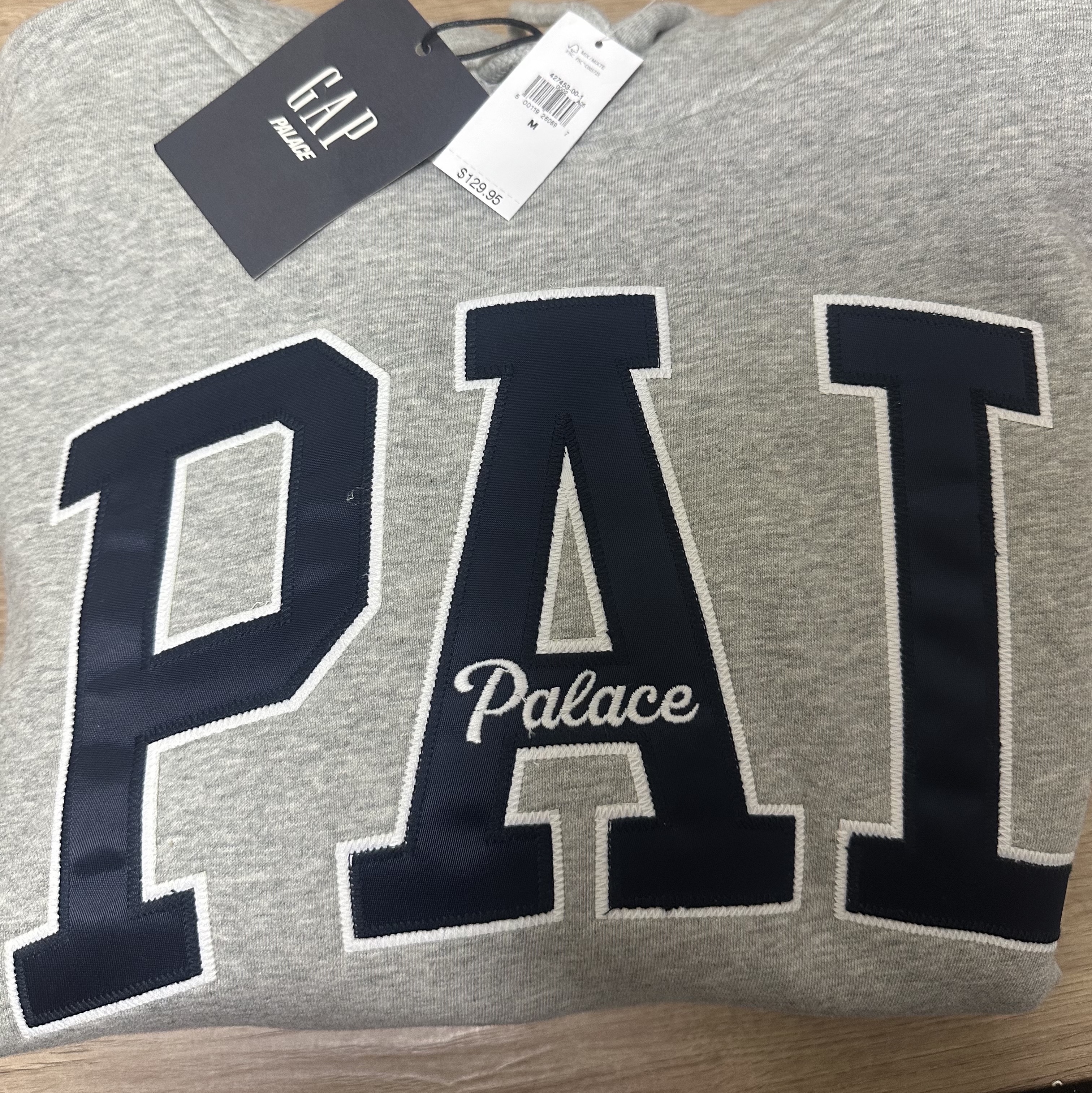 Palace x Gap Hood Grey - 24SS 착용 스타일