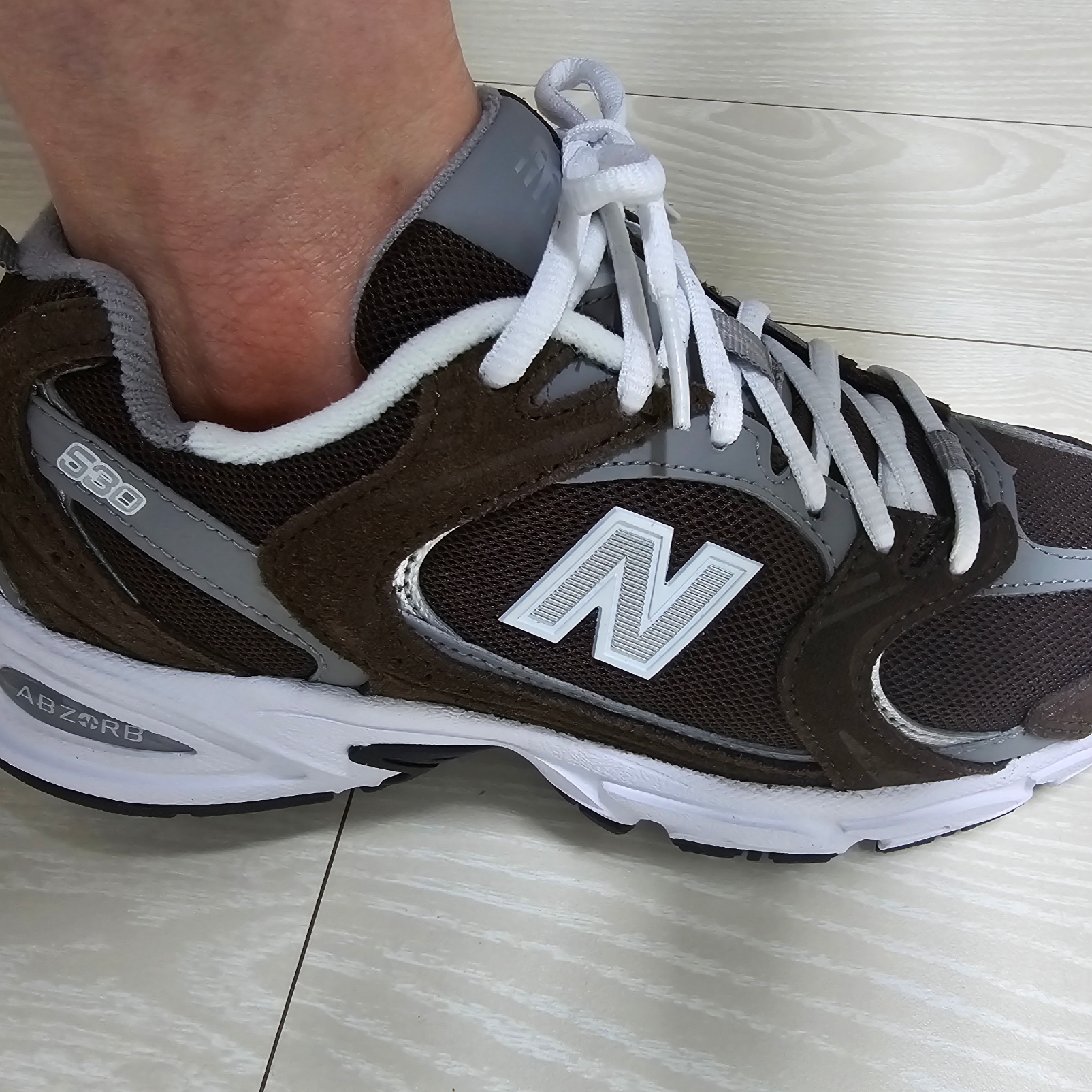 New Balance 530 Rich Earth 착용 스타일