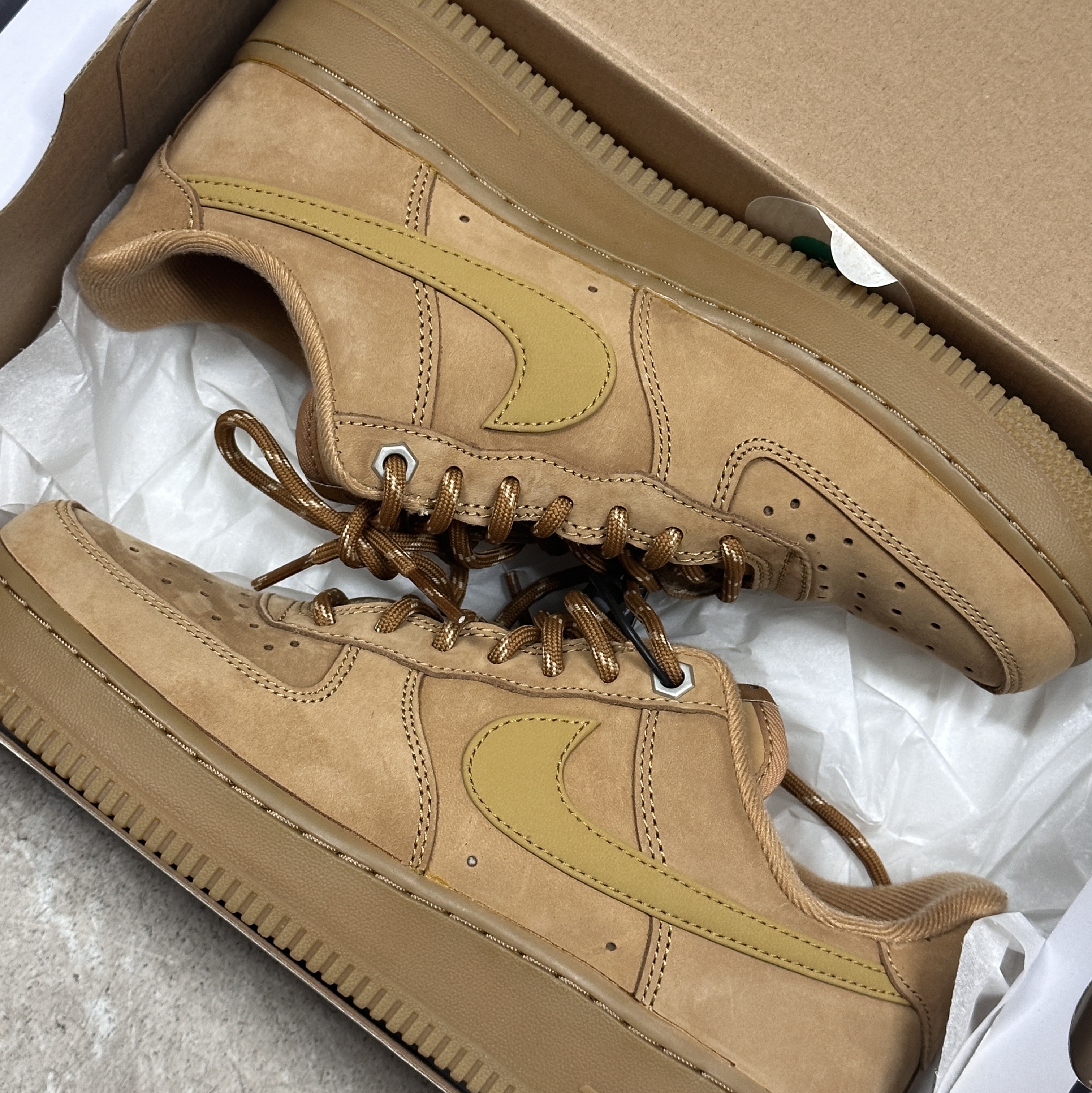 (W) Nike Air Force 1 '07 WB Flax Wheat 착용 스타일