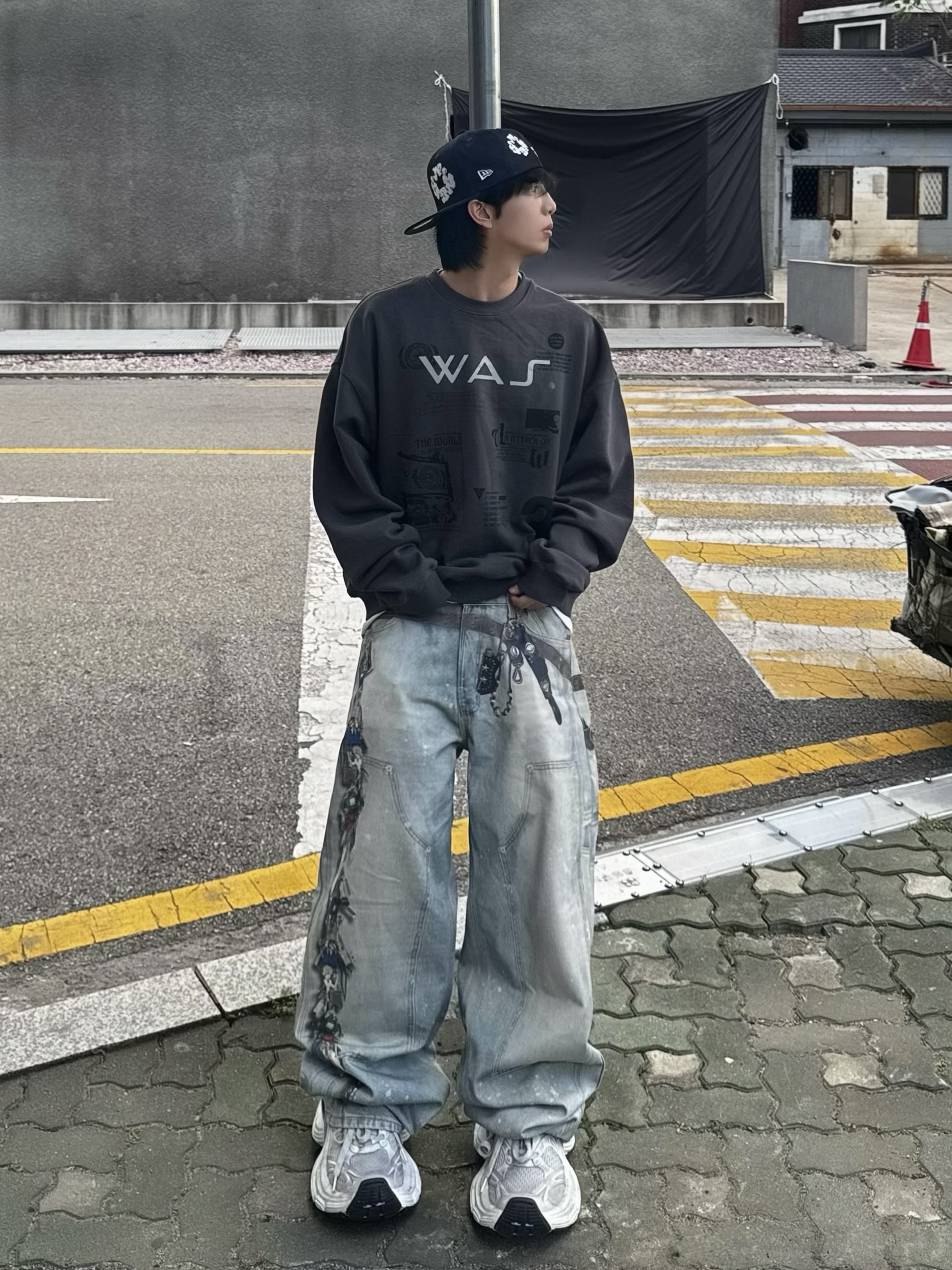 Denim Tears x New Era Cotton Wreath Navy, Balenciaga 10XL Sneakers White Grey Silver Black 착용 스타일 - 1