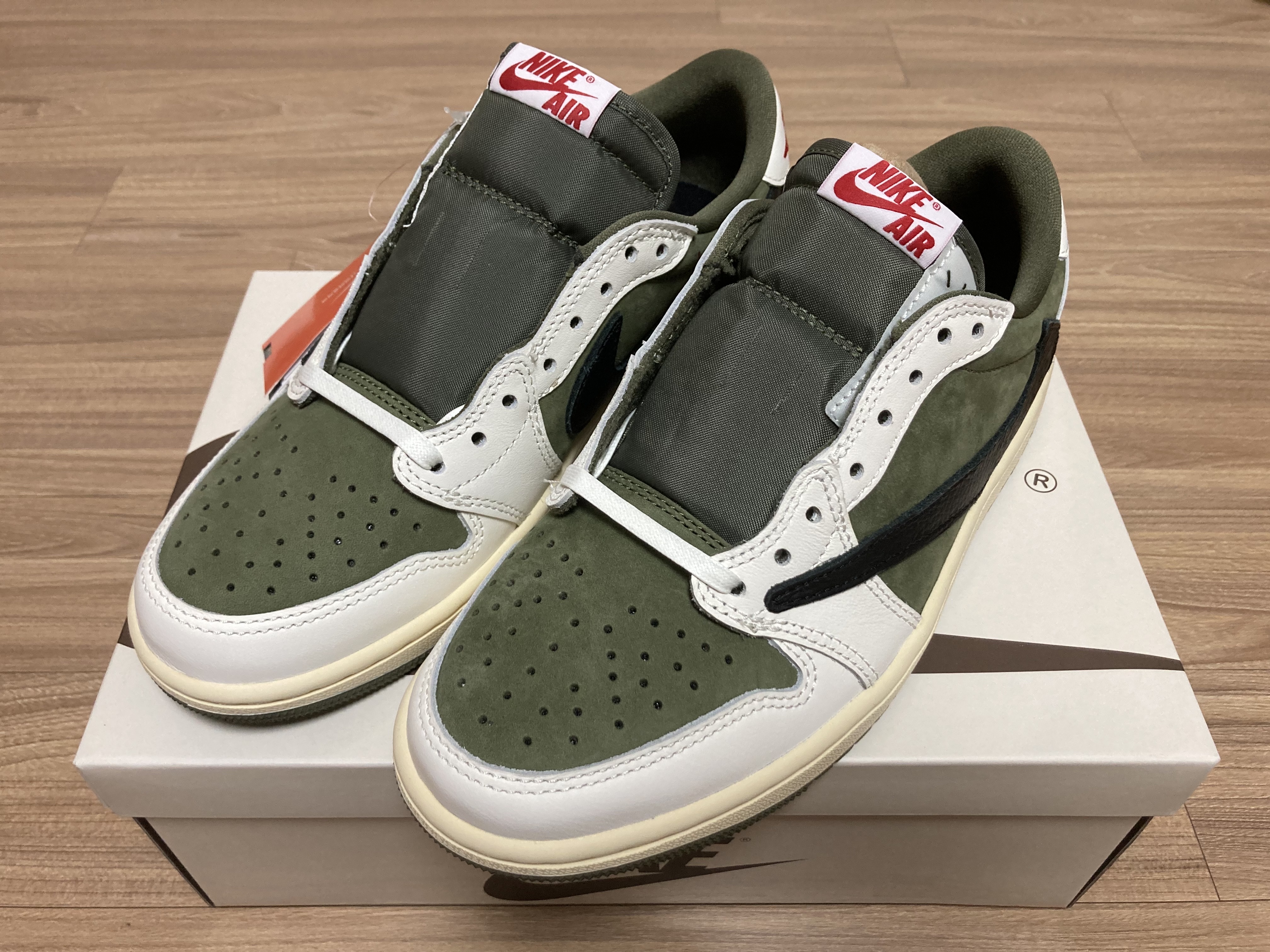 Jordan 1 x Travis Scott Retro Low OG SP Reverse Olive 착용 스타일