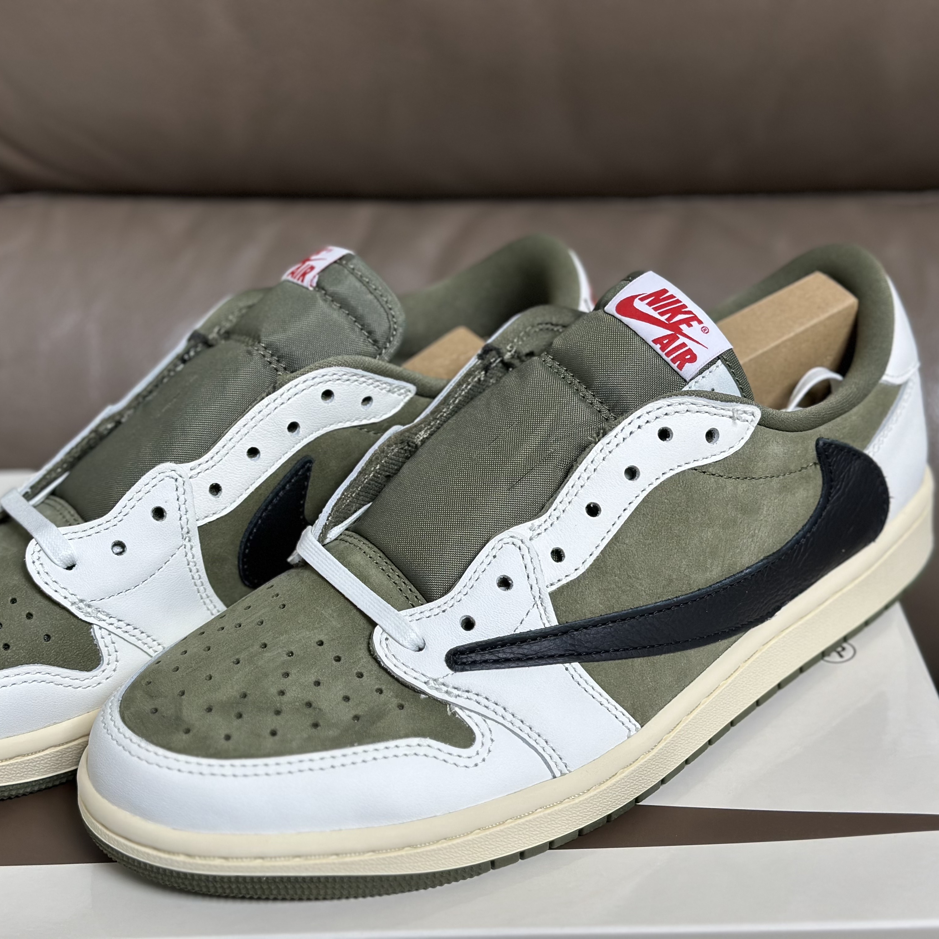 Jordan 1 x Travis Scott Retro Low OG SP Reverse Olive, (PS) Jordan 1 x Travis Scott Retro Low OG SP Reverse Olive 착용 스타일 - 5