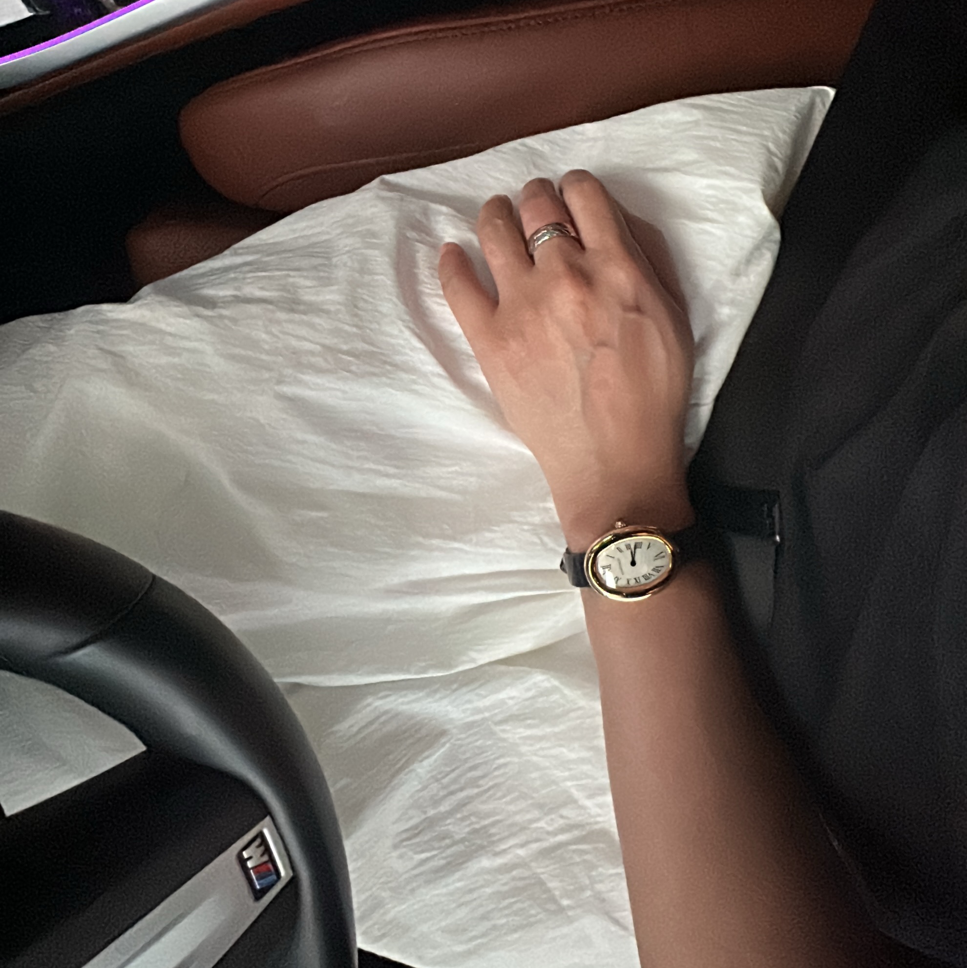 Chanel Coco Crush Ring Quilted Motif Mini & 18K Beige Gold, Chanel Coco Crush Ring Quilted Motif Mini & 18K White Gold 착용 스타일