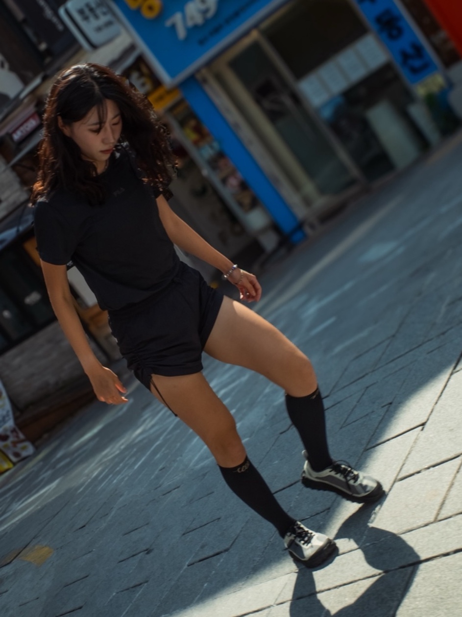 Socks Up Compression Running Knee Socks Black 착용 스타일 - 3