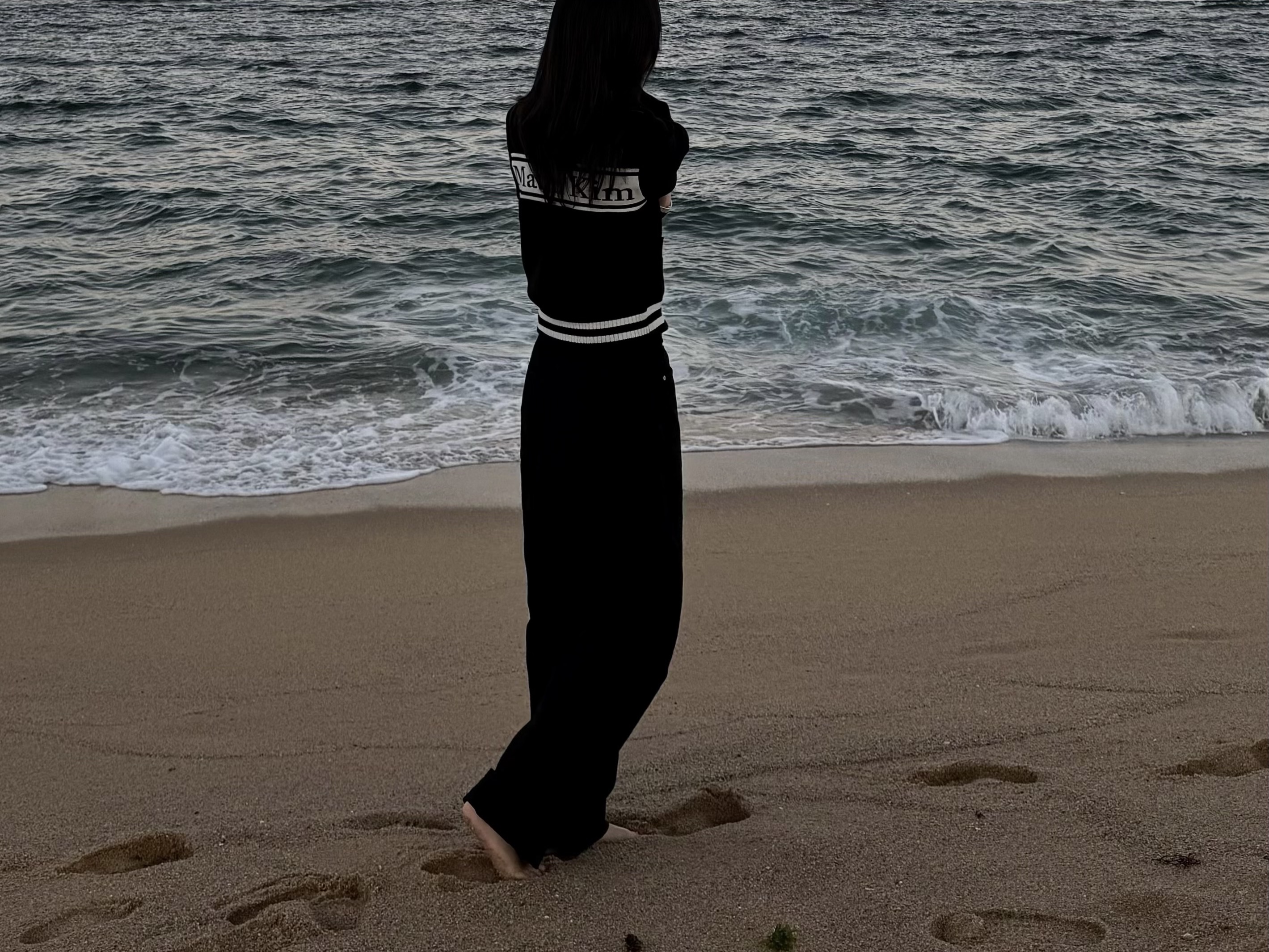 Matin Kim Spell Point Stripe Knit Cardigan Black, Birkenstock Boston Soft Footbed Taupe - Regular 착용 스타일 - 1