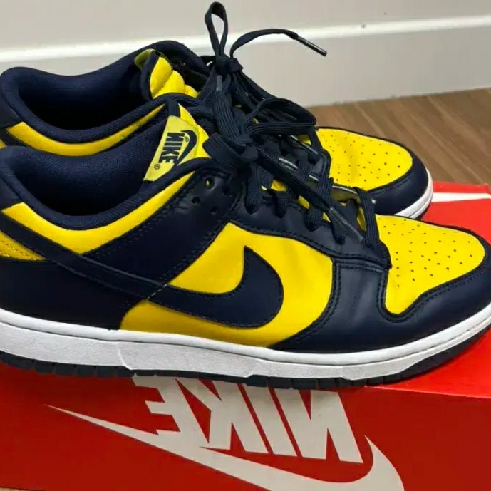 Nike Dunk Low Retro Varsity Maize 착용 스타일