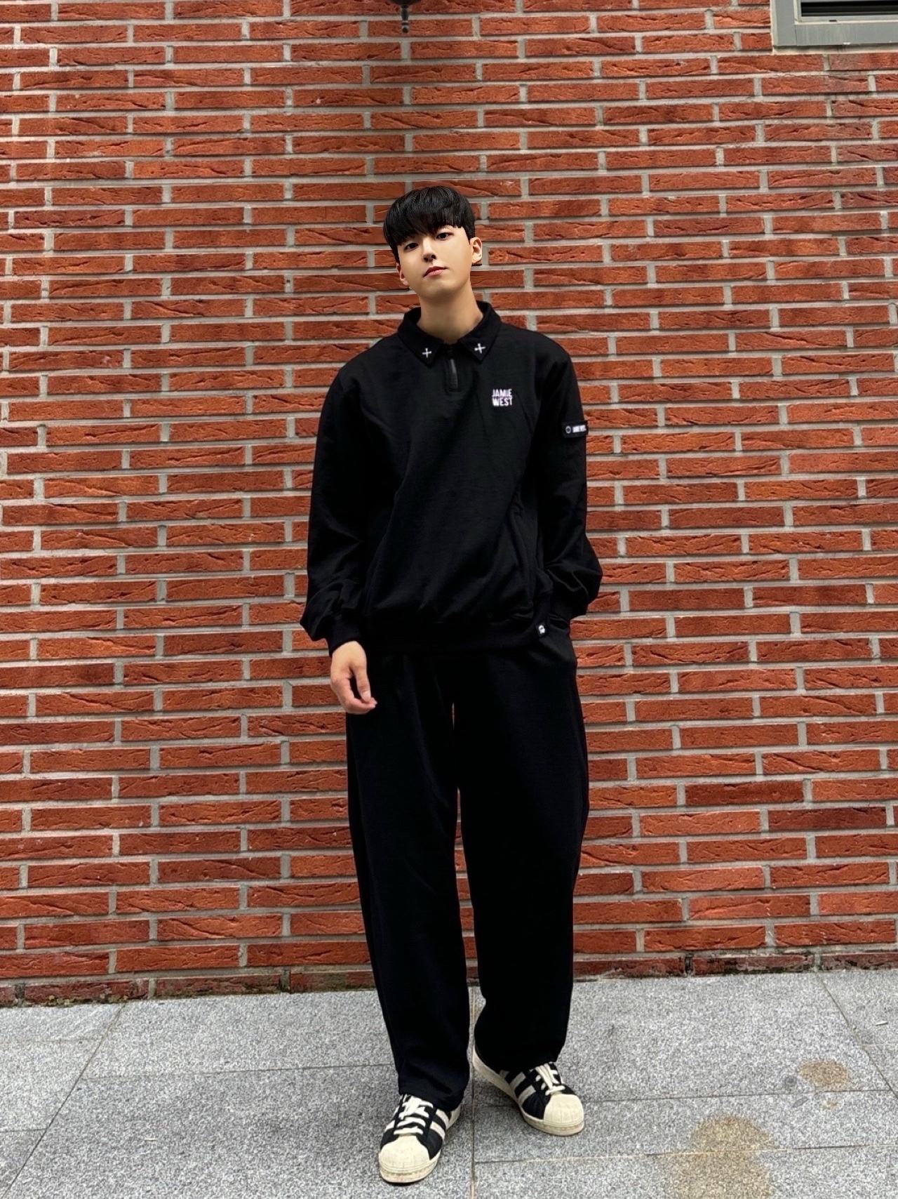 Adidas Superstar 82 Black White 착용 스타일 - 3