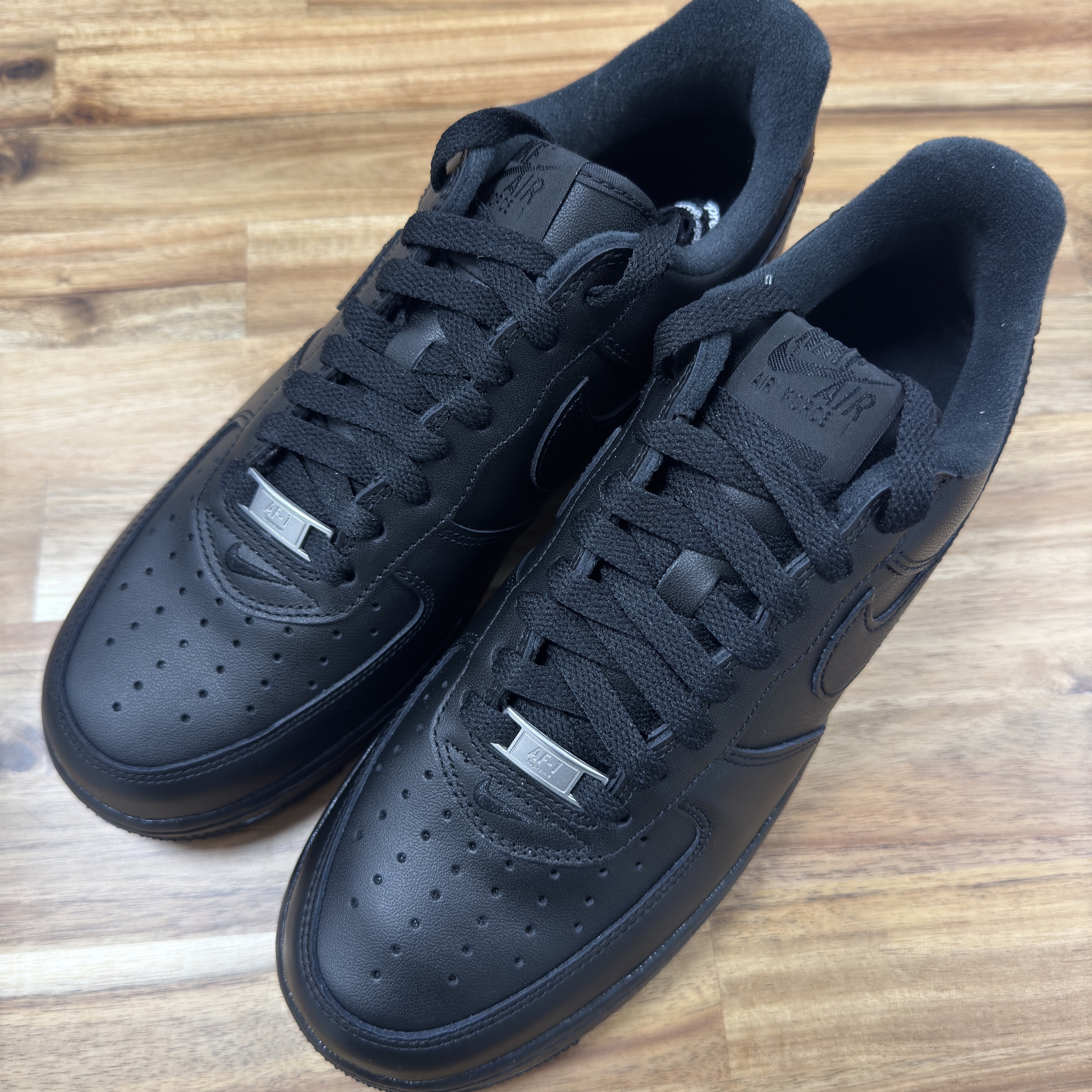 Nike x Supreme Air Force 1 Low Black 착용 스타일 - 1