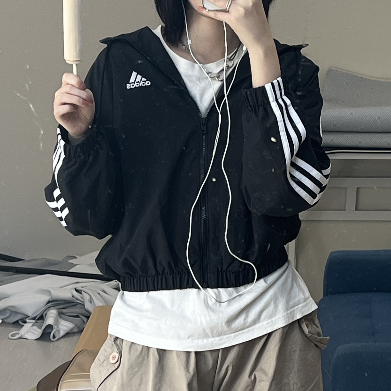 (W) Adidas Essential 3S Woven Windbreaker Jacket Black White - KR Sizing 착용 스타일