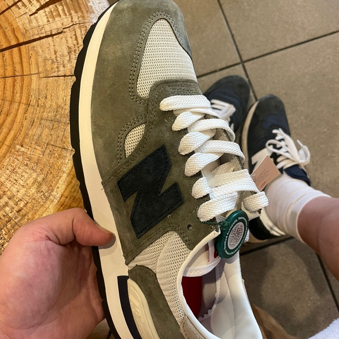 New Balance 990v1 Made in USA Olive 착용 스타일