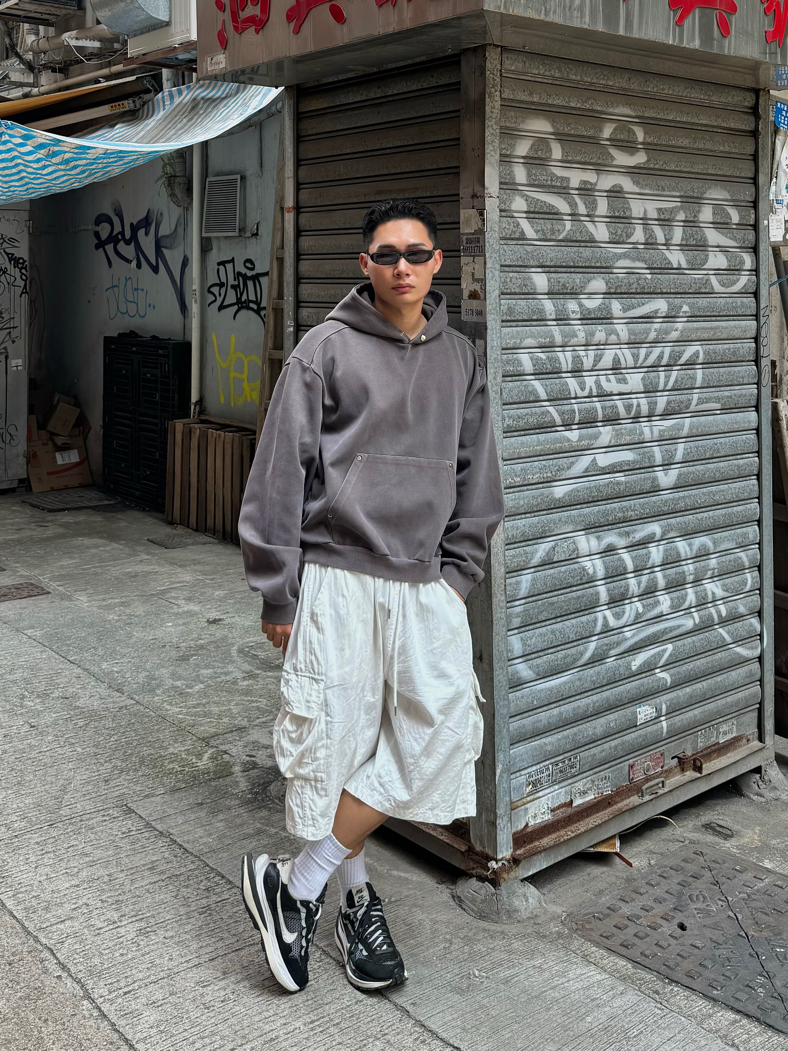 Nike x Sacai VaporWaffle Black White, Roa Hiking Katharina Ecostep Vibram Sole Sand 착용 스타일 - 1