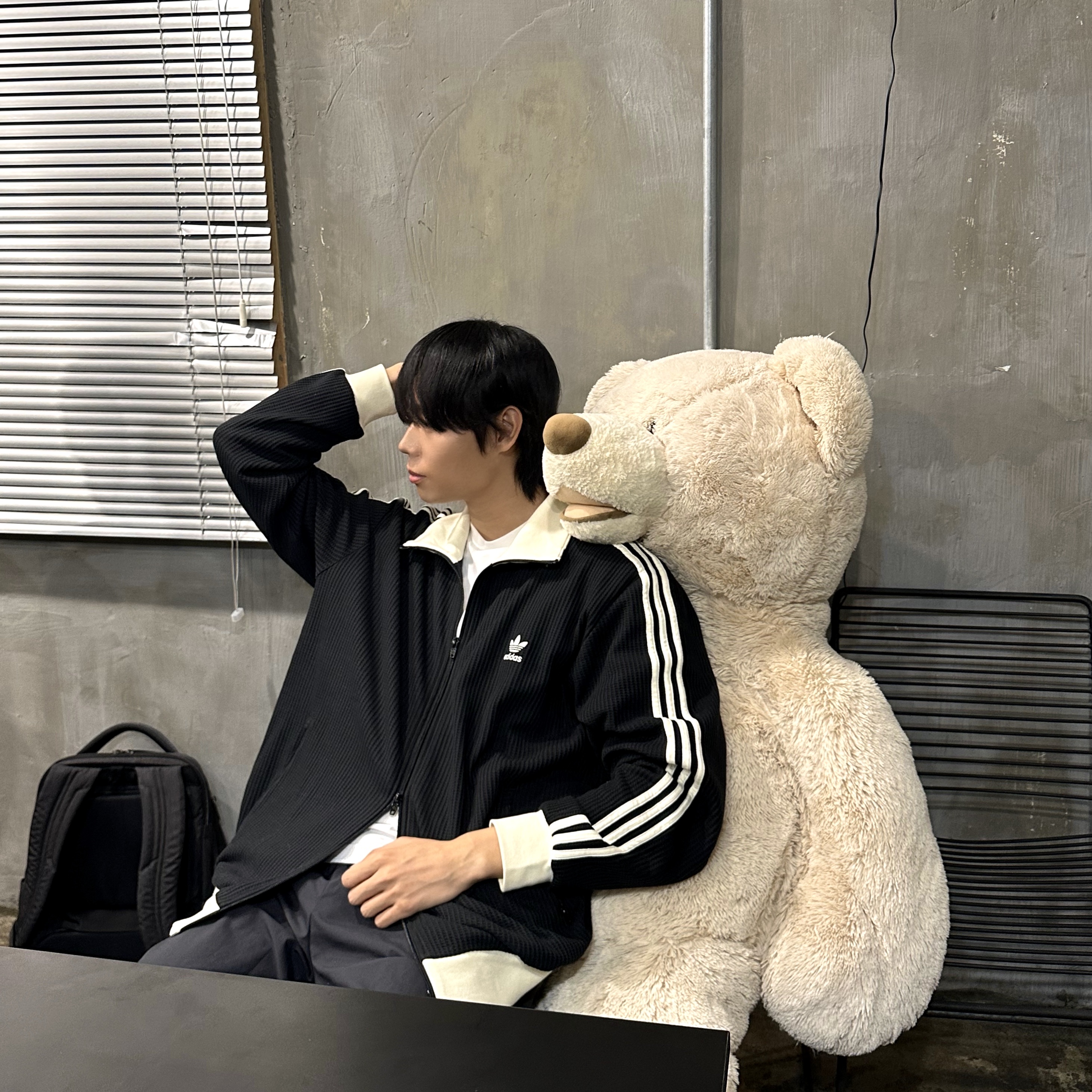 Adidas Waffle Beckenbauer Track Top Black - KR Sizing, (W) Adidas Adilenium Season 2 Oversized Zip Off Track Pants Gender Neutral Black - KR Sizing 착용 스타일 - 1