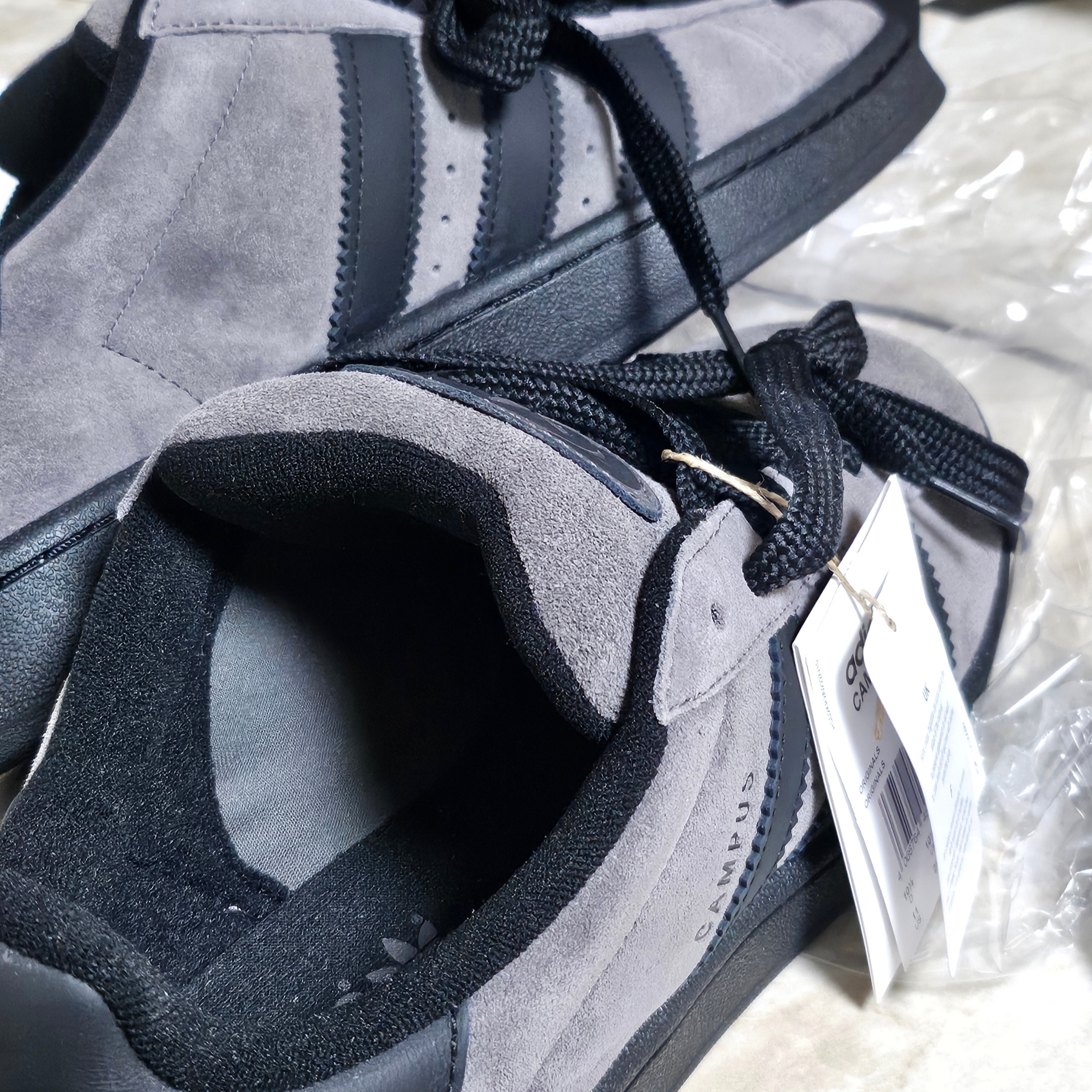 Adidas Campus 00s Charcoal Core Black 착용 스타일 - 2