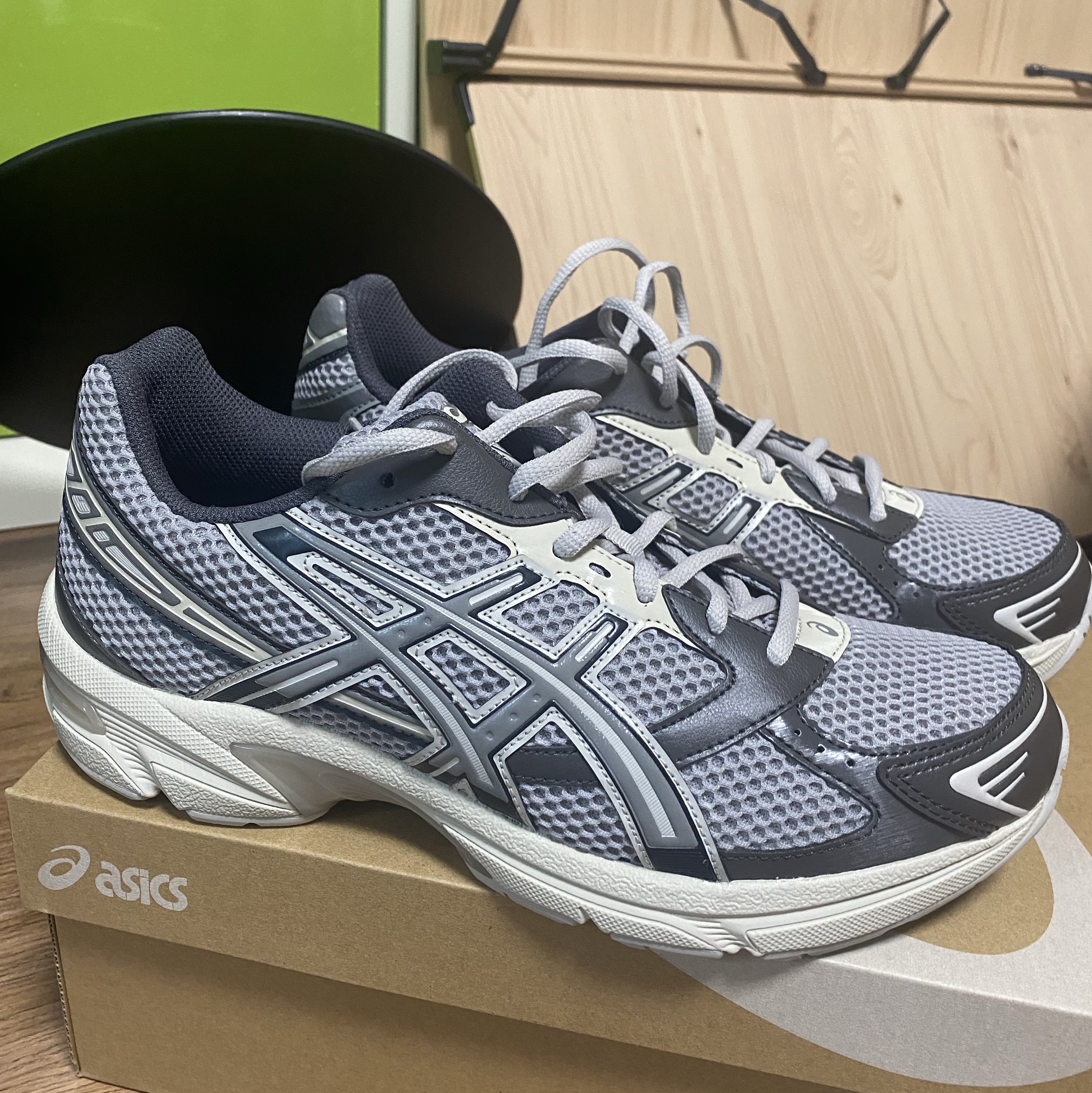 Asics Gel-1130 Oyster Grey Clay Grey 착용 스타일 - 2