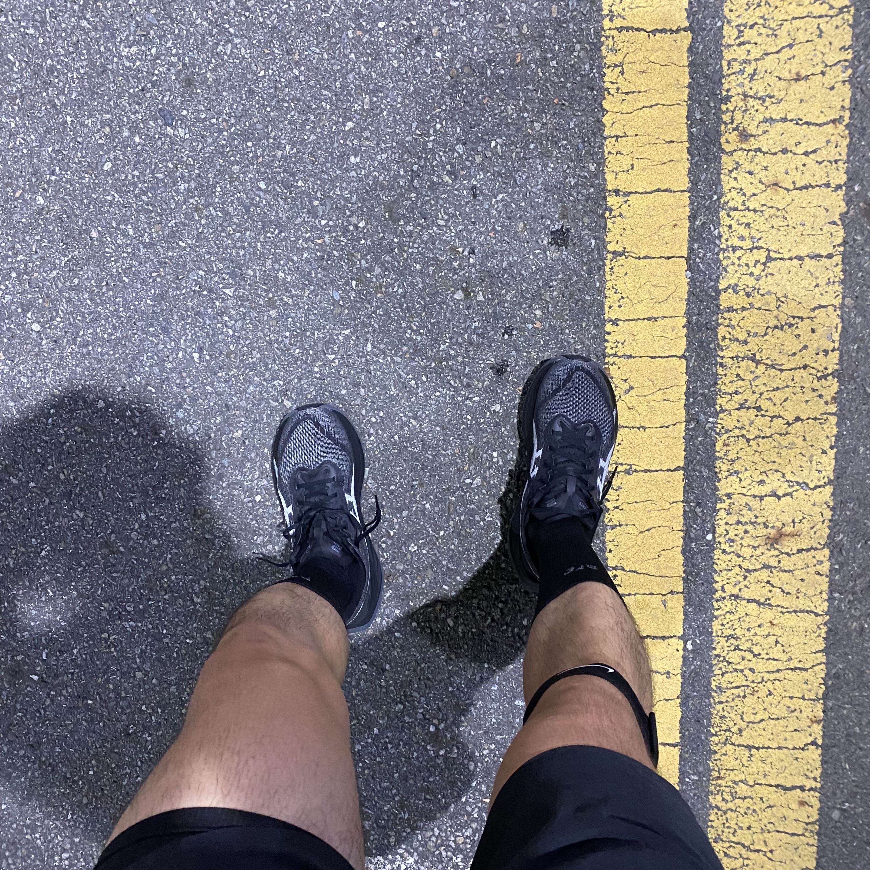 Asics Superblast 2 Black White 착용 스타일 - 2