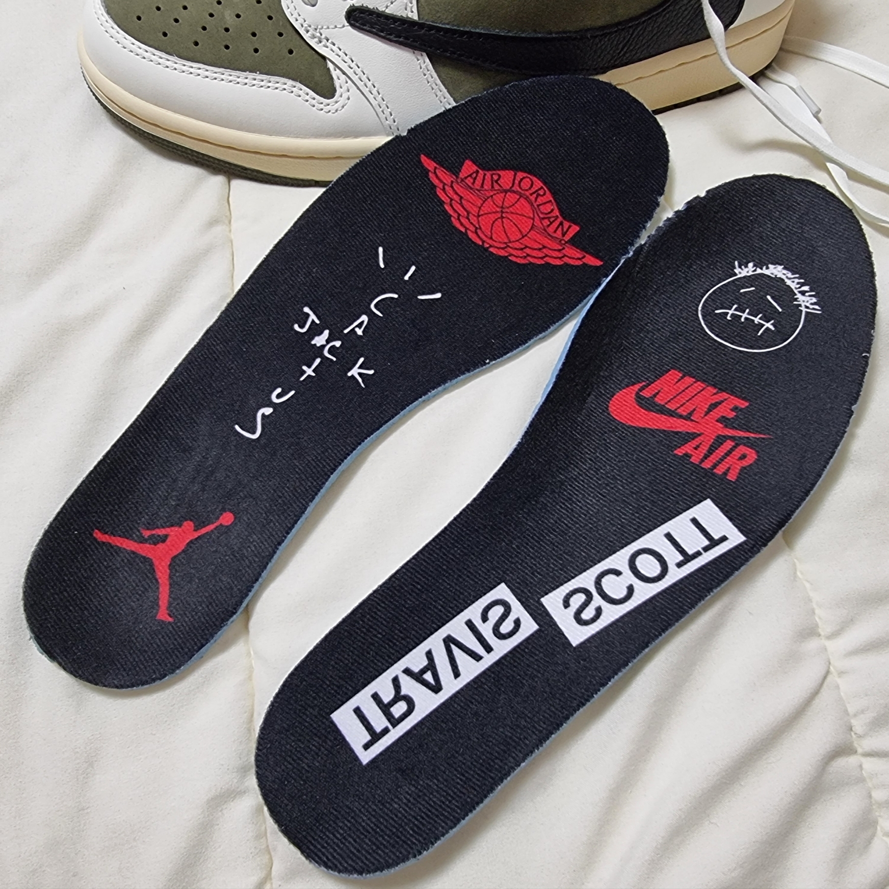 Jordan 1 x Travis Scott Retro Low OG SP Reverse Olive, (PS) Jordan 1 x Travis Scott Retro Low OG SP Reverse Olive 착용 스타일 - 9