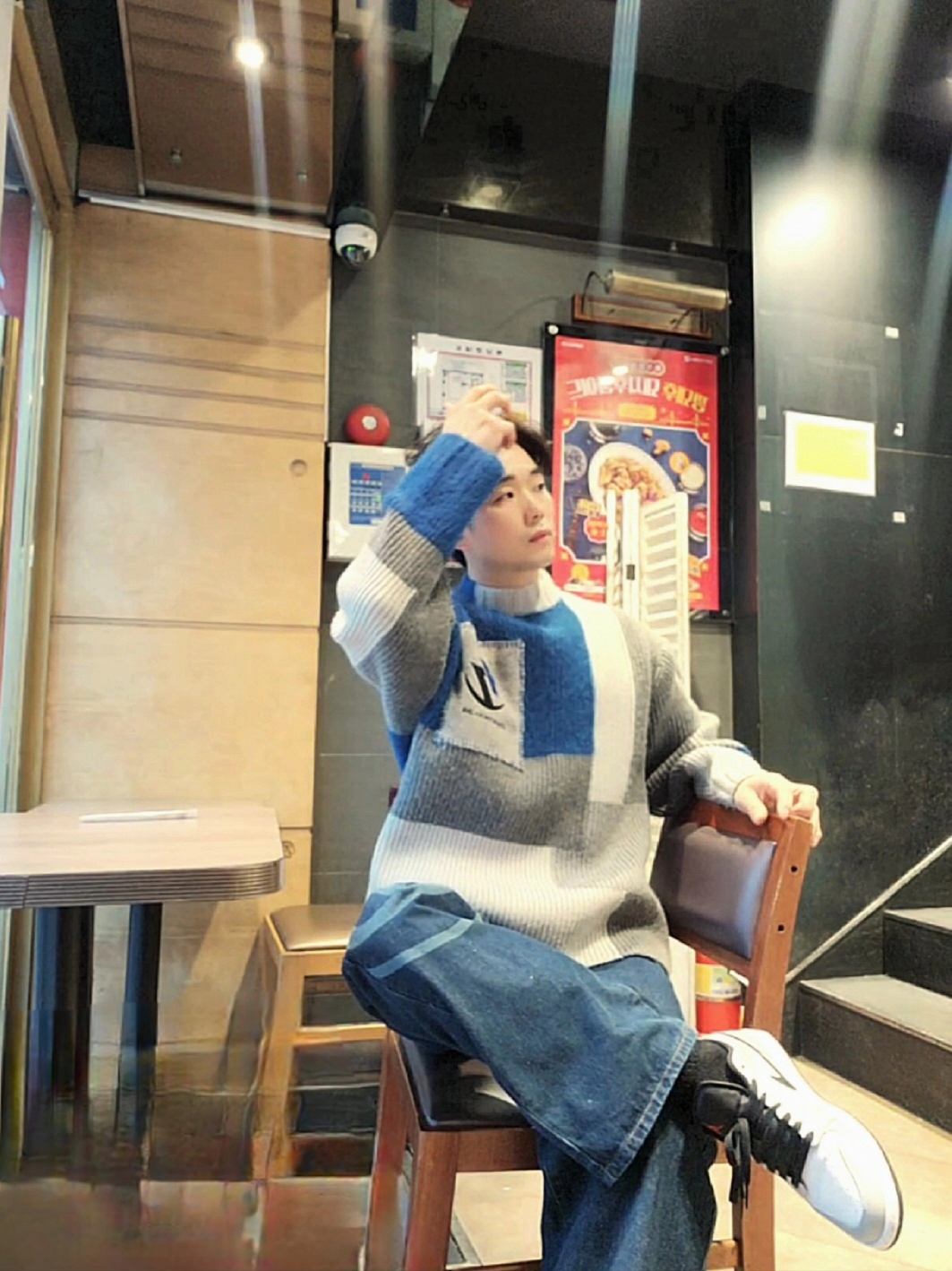 Jordan 1 Low Light Smoke Grey, Zara x Ader Error Patchwork Oversize Knit Sweater Multicolor 착용 스타일
