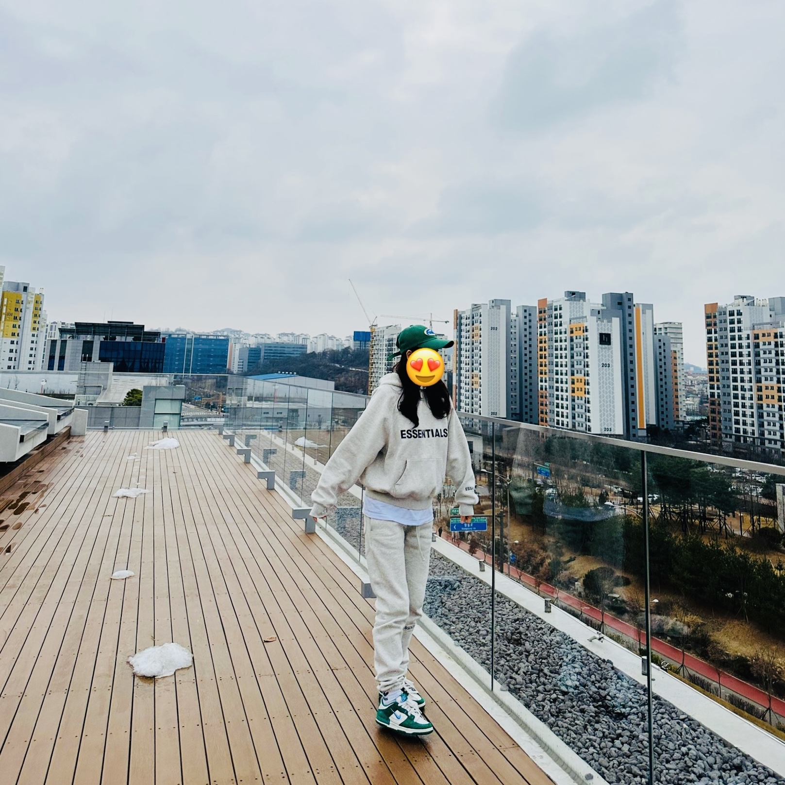 Emis Wappen Ball Cap Green, Essentials 3D Silicon Applique Pullover Hoodie Oatmeal/Oatmeal Heather/Light Heather Oatmeal 2020 착용 스타일 - 1