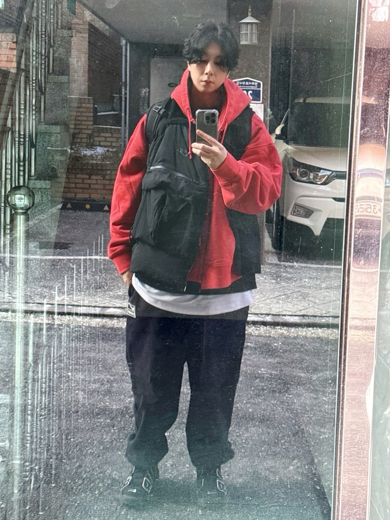 Nike x Stussy NRG RA Washed Fleece Pants Black (DN4030-010), Nike x Stussy Full Zip Pigment Dyed Fleece Hoodie Habanero Red (FJ9161-642) 착용 스타일
