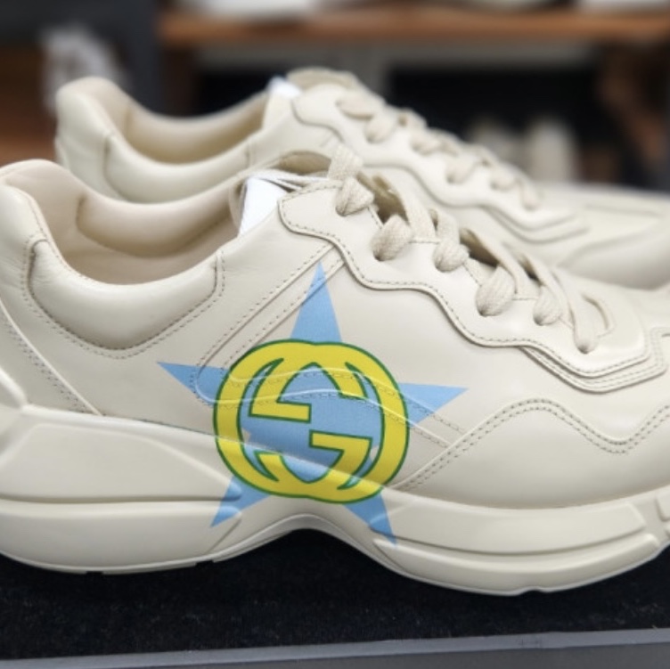 Gucci Rhyton Star Print Sneakers Ivory 착용 스타일 - 1