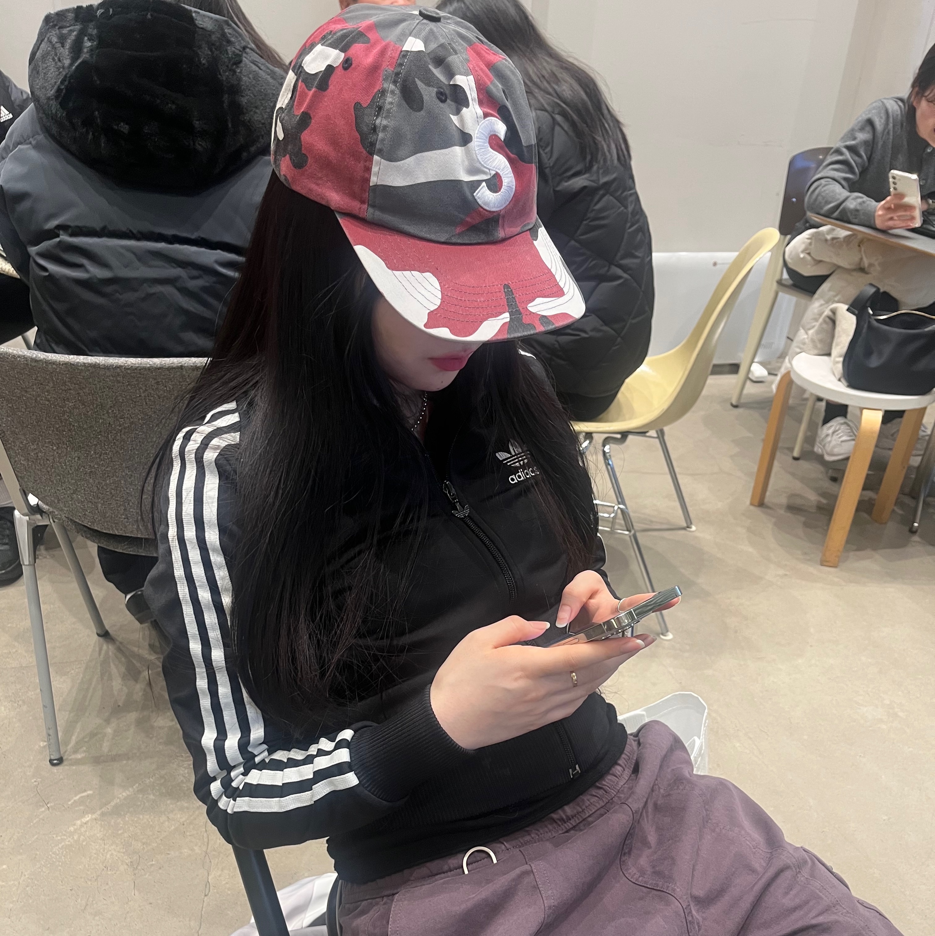 Supreme Pigment Print S Logo 6-Panel Red Camo - 23FW, (W) Mischief Drawstring Pants Purple Brown 착용 스타일 - 1