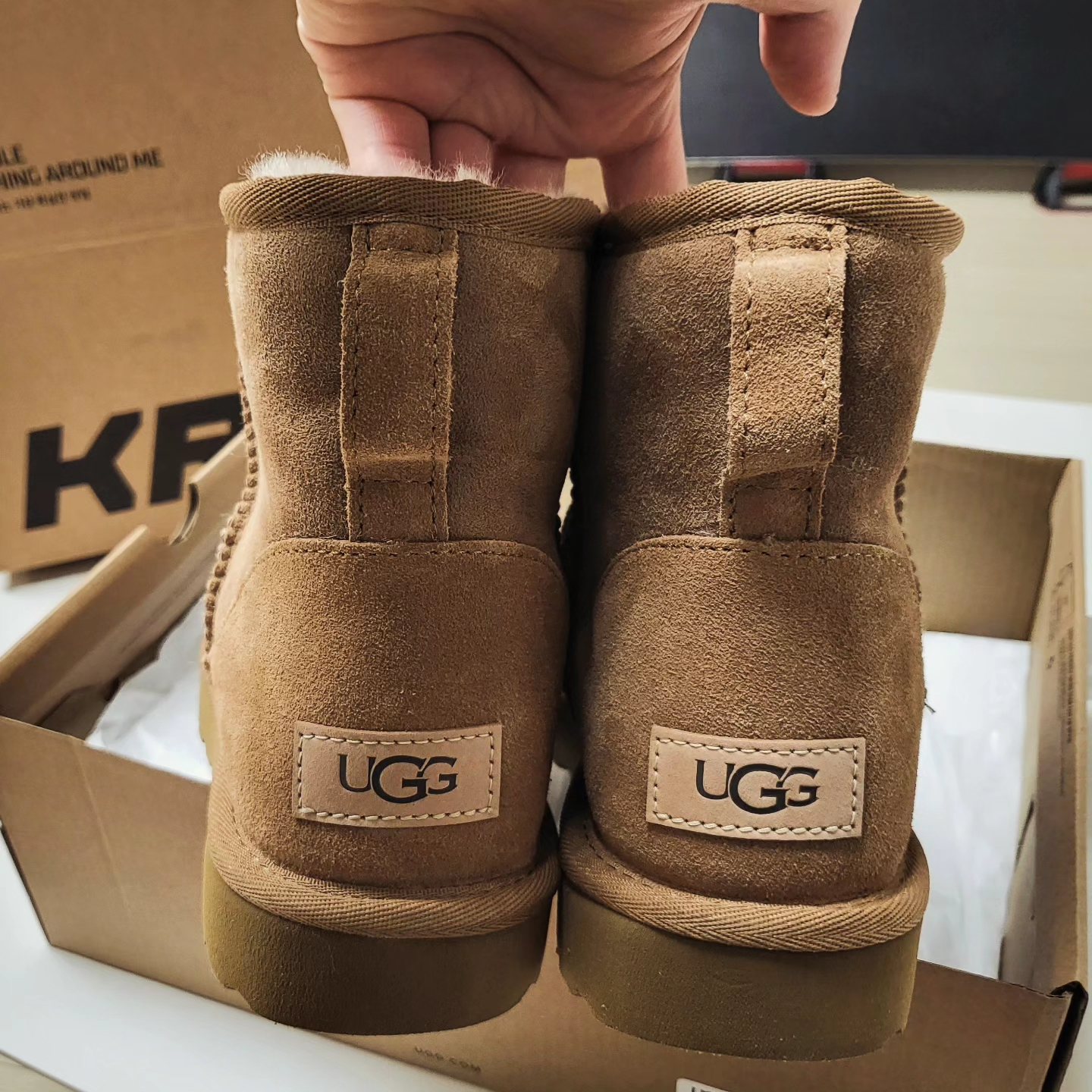 (W) UGG Classic Mini II Boots Chestnut 착용 스타일 - 2