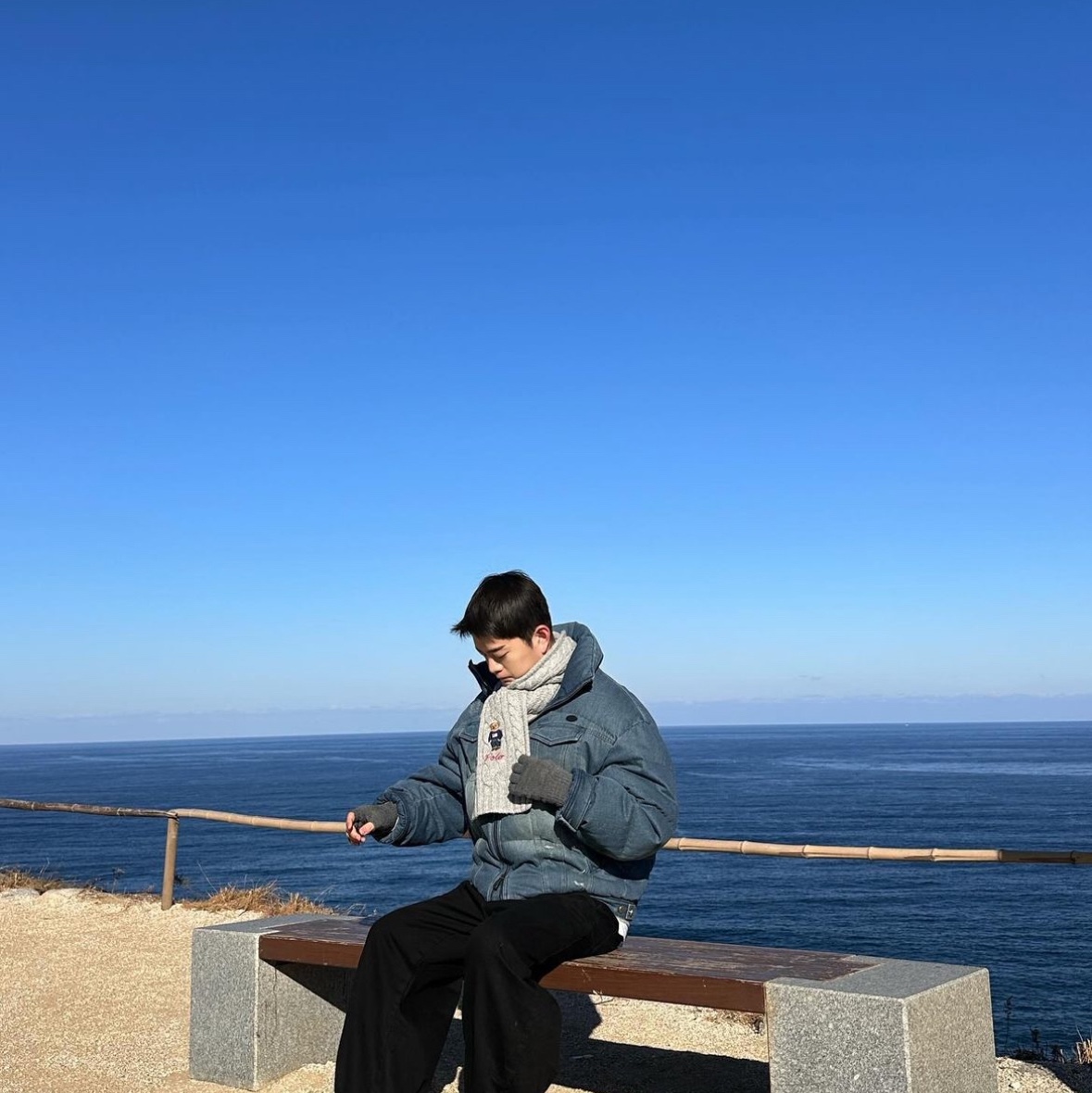 Ader Error Nox Puffer Jacket Blue, UGG Tasman Slipper Chestnut 착용 스타일 - 4