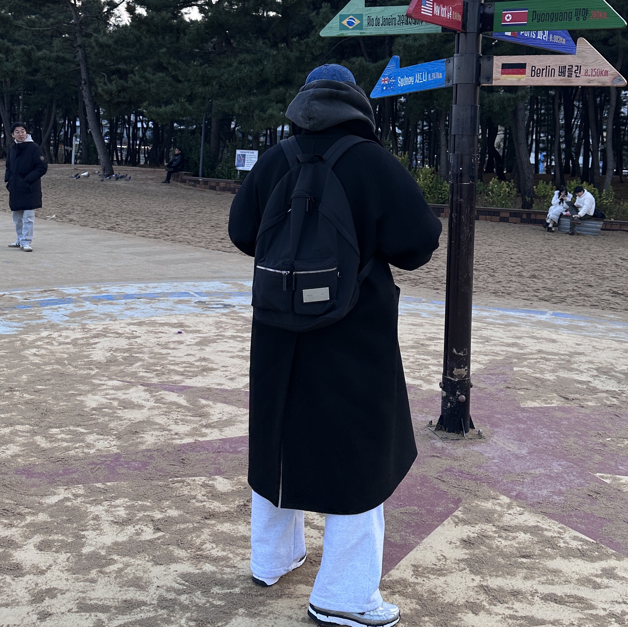 마뗑킴 카고 올 데이 백팩 블랙 착용 스타일
