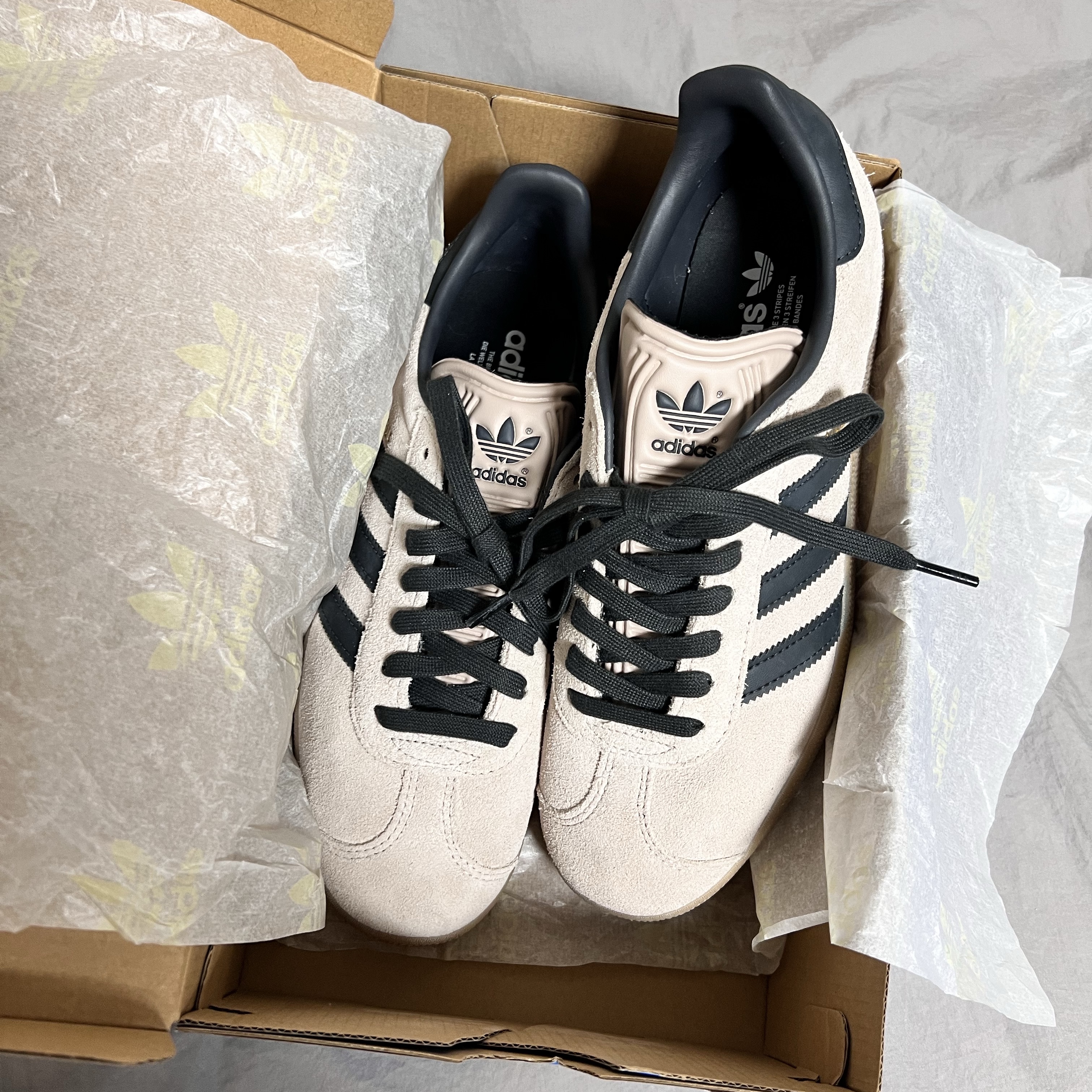Adidas Gazelle Wonder Taupe Night Indigo 착용 스타일 - 2